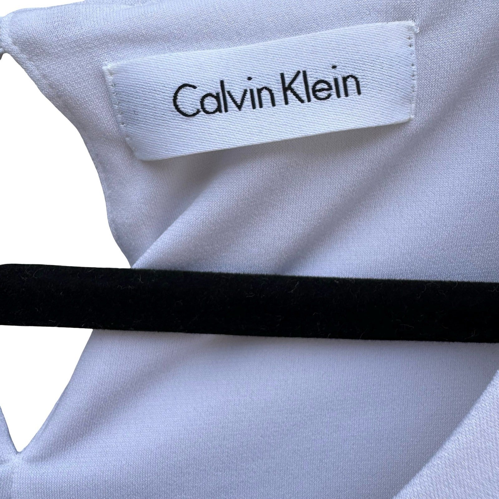Calvin Klein White Sleeveless Pleated Scoop Neck Keyhole Back Blouse Minimalist