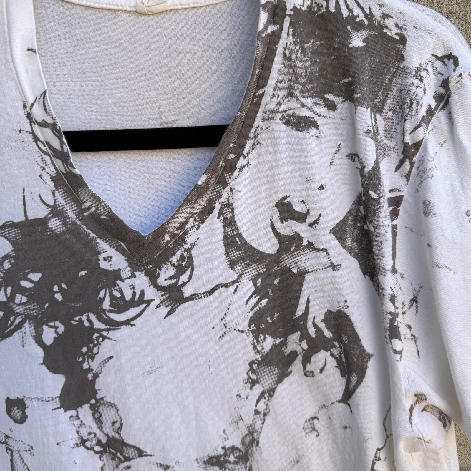 Alternative Apparel Abstract Grunge Alt Emo Graphic V-Neck Shirt Cotton Mens M