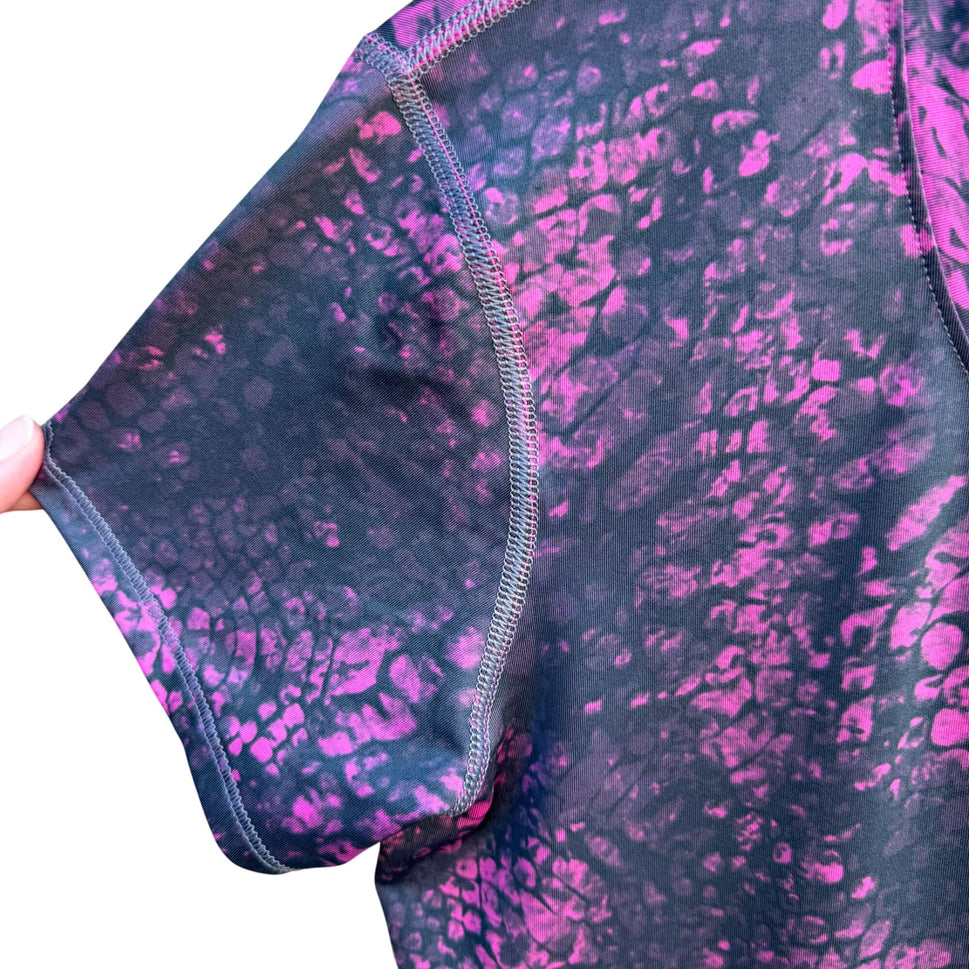 Under Armour Womens Sonic HeatGear Fitted Workout Athletic T-Shirt Pink Black S