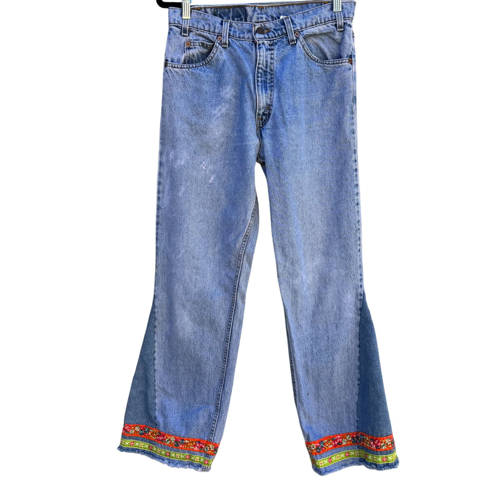Levis Vintage Womens 550 Orange Tab Flare Wide Leg Embroidered Hem Jeans 30x33