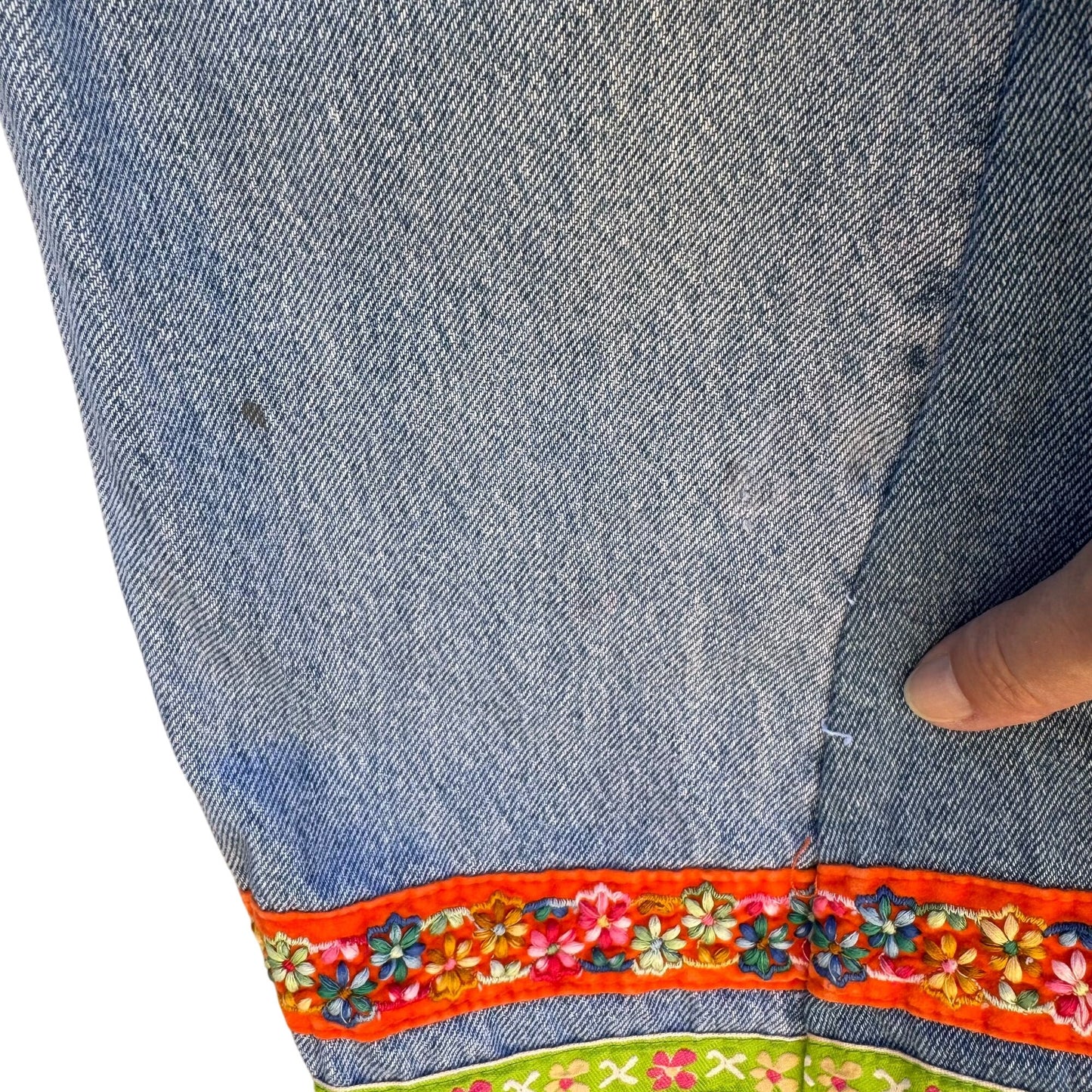 Levis Vintage Womens 550 Orange Tab Flare Wide Leg Embroidered Hem Jeans 30x33