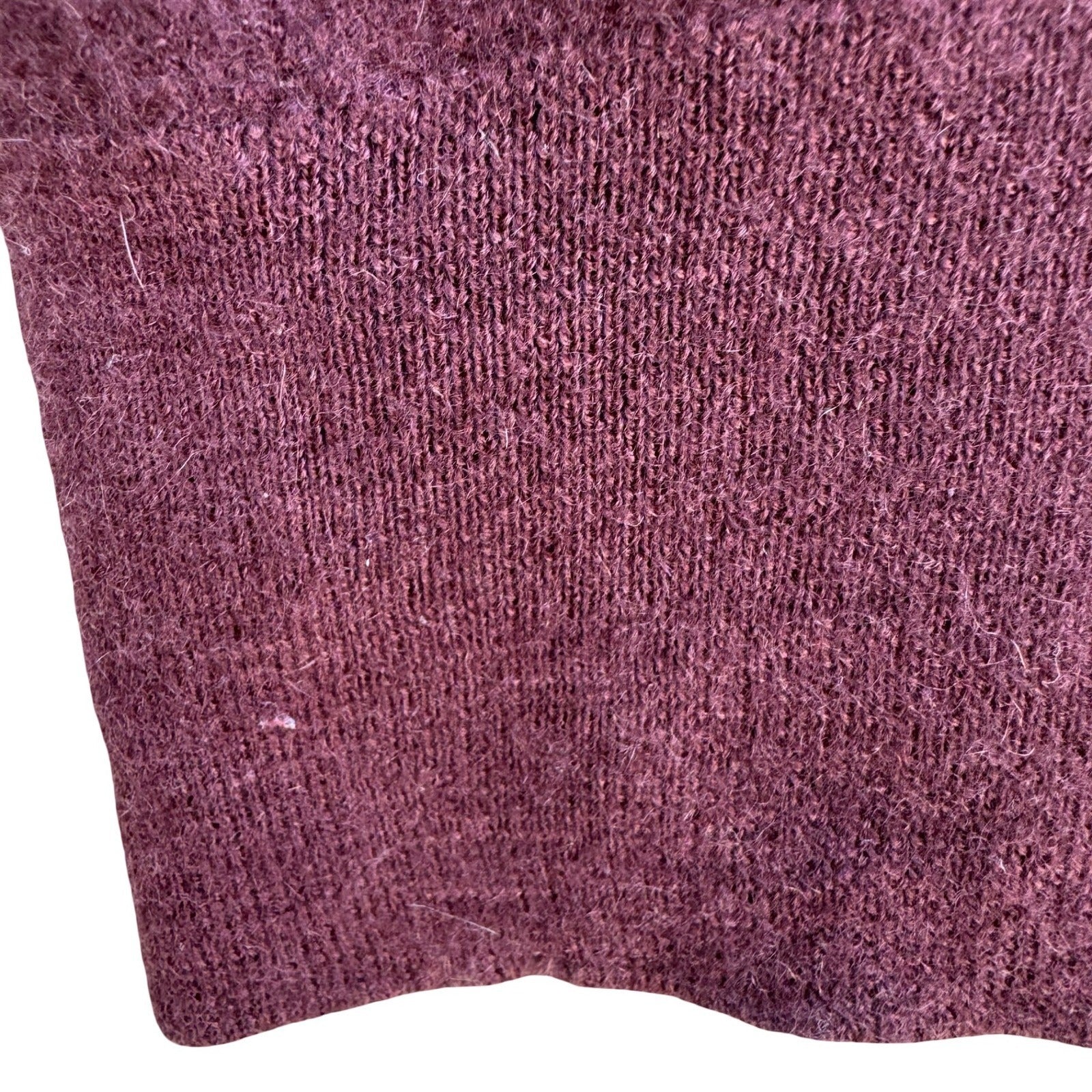 Raey 100% Cashmere V-Neck Sweater Womens XS Burgundy Made in Nepal Quiet Luxury