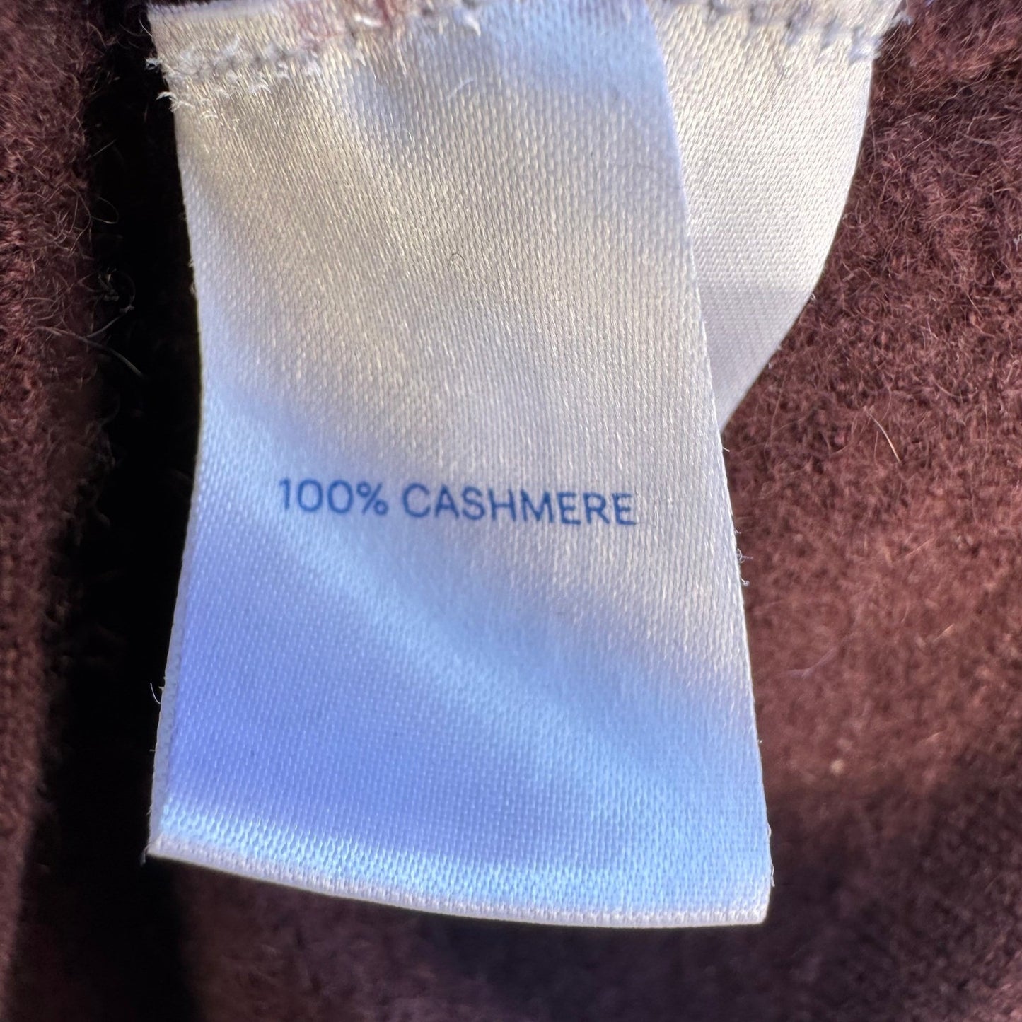 Raey 100% Cashmere V-Neck Sweater Womens XS Burgundy Made in Nepal Quiet Luxury