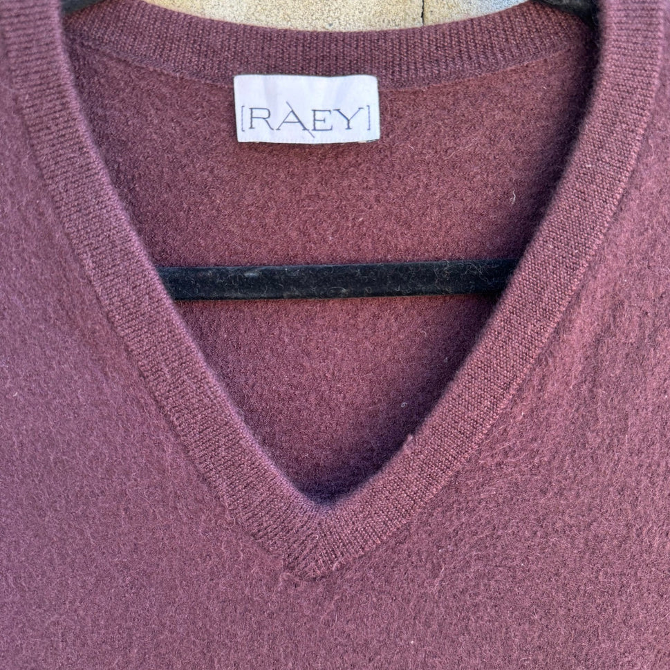 Raey 100% Cashmere V-Neck Sweater Womens XS Burgundy Made in Nepal Quiet Luxury