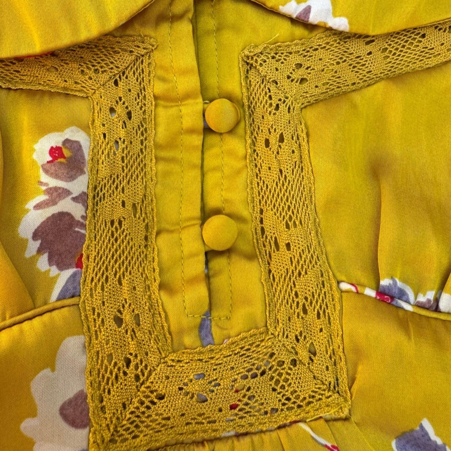American Eagle Y2K Yellow Floral Lace Crochet Cami Top M Boho Smocked Romantic