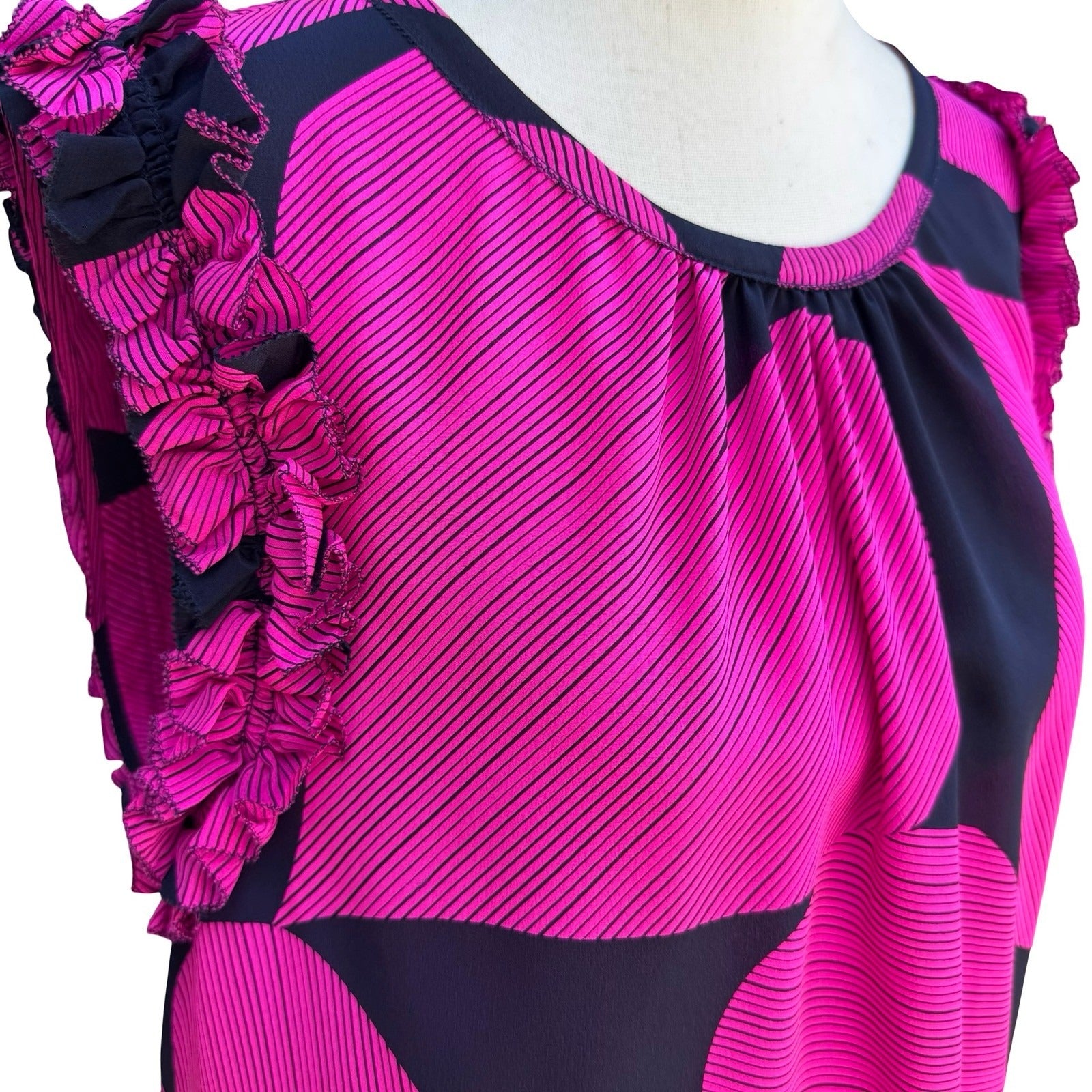 Trina Turk Silk Romantic Heart Stripe Ruffle Feminine Sleeveless Pink Blouse L