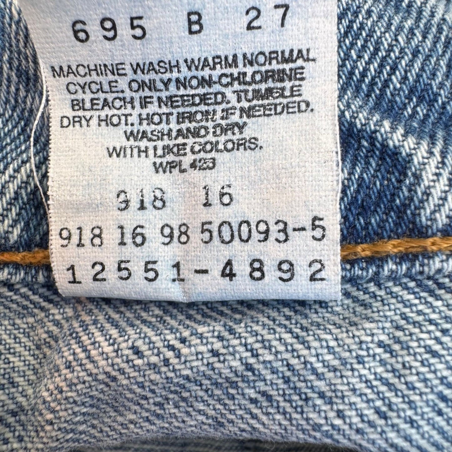 Levis 550 Vintage 90s High Waisted Tapered Leg Mom Jeans Medium Wash 8 Made USA