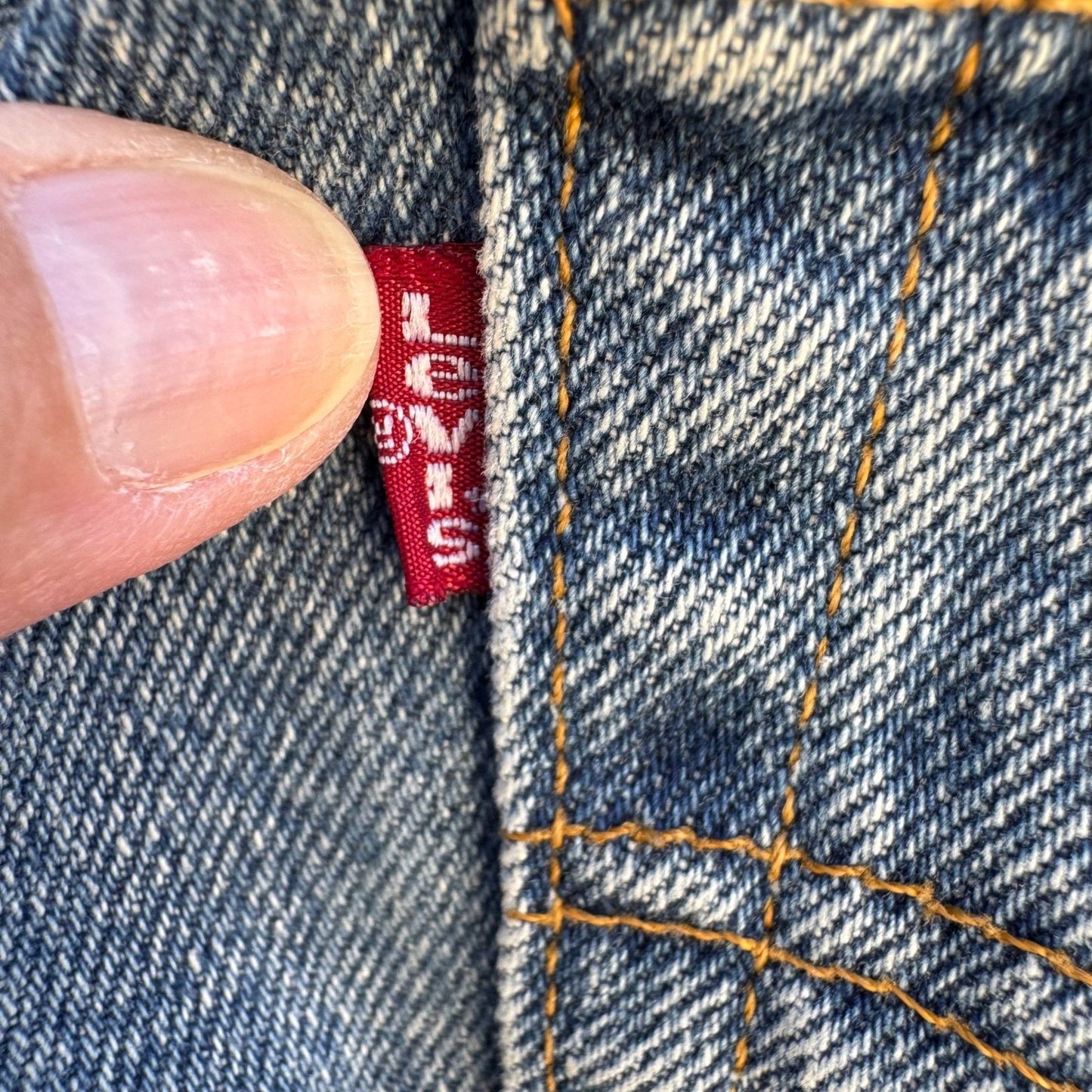 Levis 550 Vintage 90s High Waisted Tapered Leg Mom Jeans Medium Wash 8 Made USA
