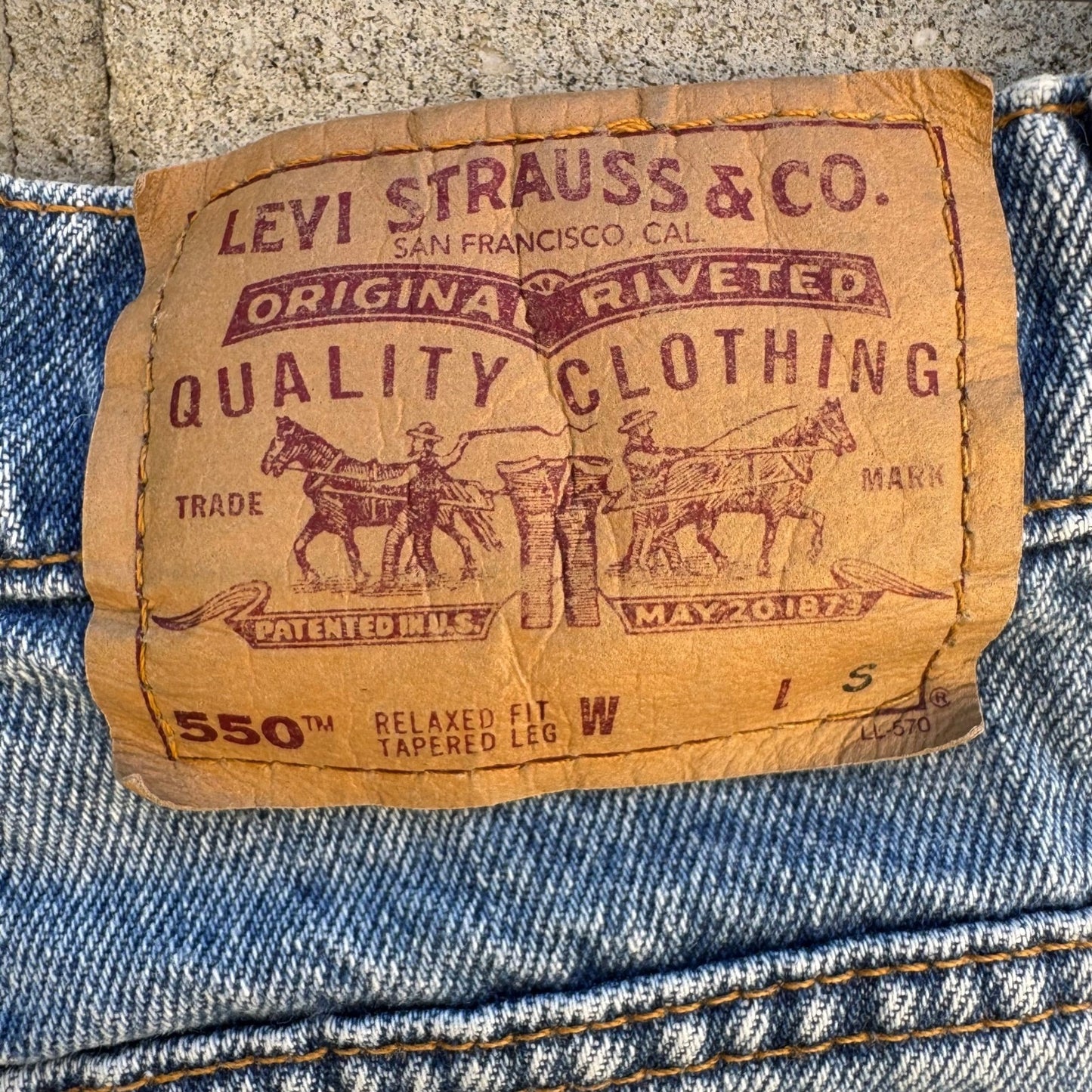 Levis 550 Vintage 90s High Waisted Tapered Leg Mom Jeans Medium Wash 8 Made USA