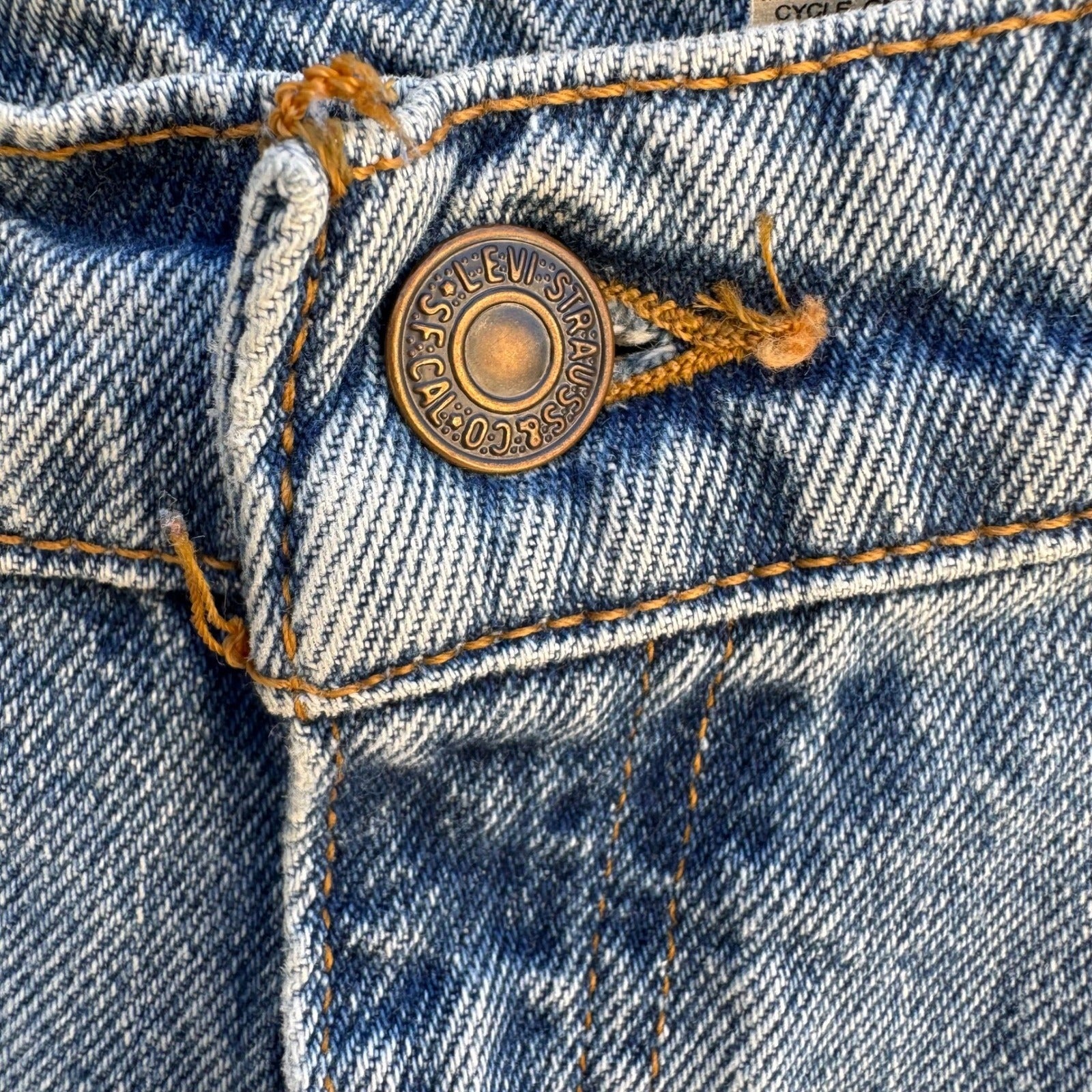 Levis 550 Vintage 90s High Waisted Tapered Leg Mom Jeans Medium Wash 8 Made USA