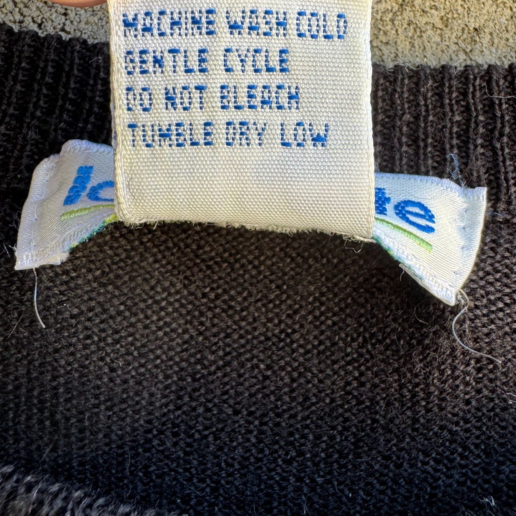 La Redoute Vintage Womens Wool Blend Long Sleeve Minimalist Black Knit Sweater L