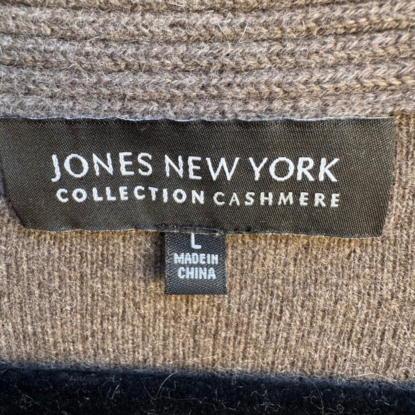 Jones New York Collection 100% Cashmere Minimalist Luxury V-Neck Knot Sweater L
