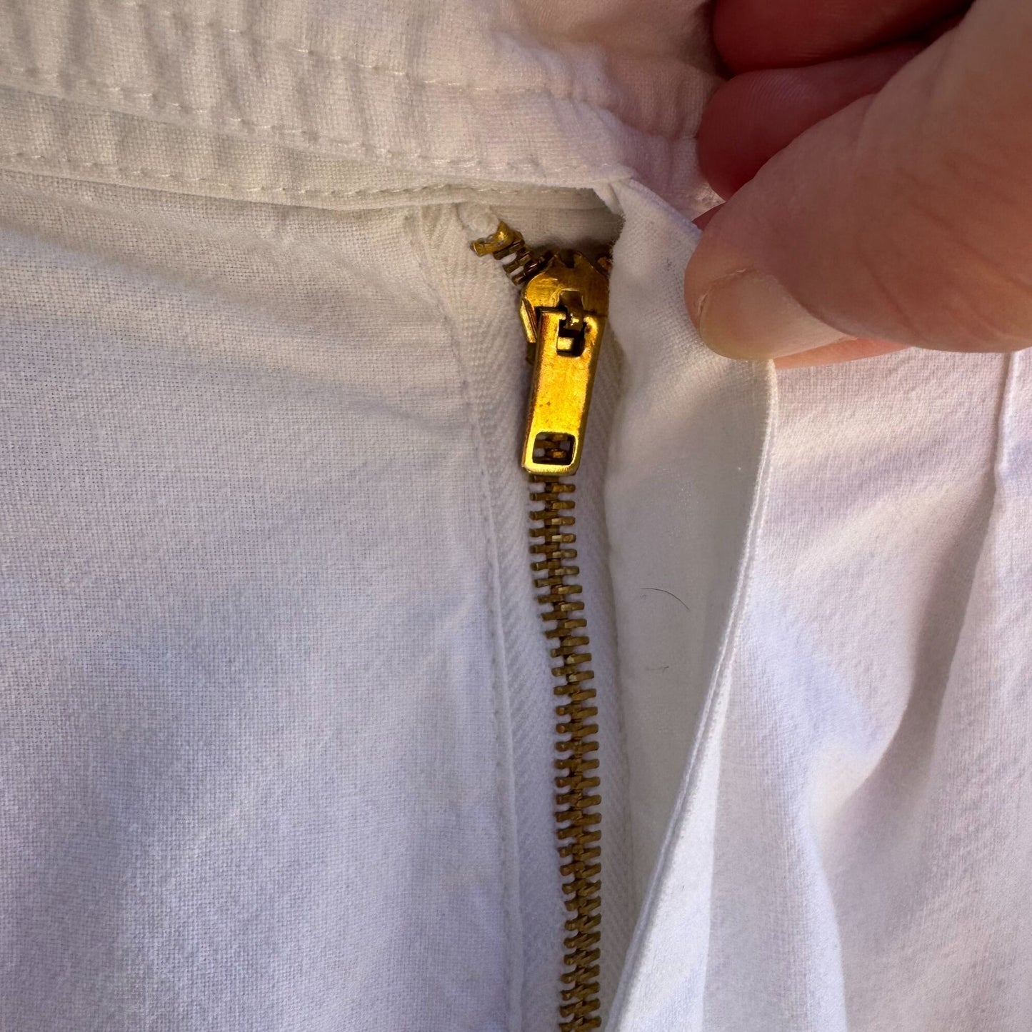 Avon Fashions Vintage White Womens Pleated Cotton High-Waisted Belted Shorts 16