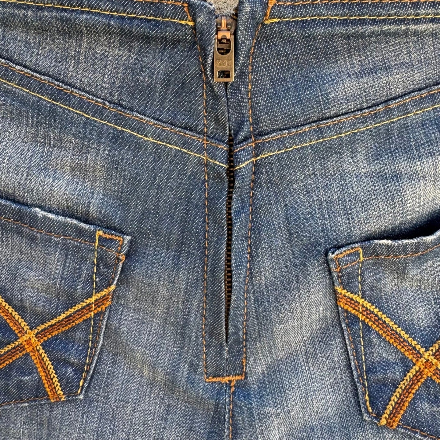 William Rast Y2K High Waisted Cheeky Denim Micro Shorts Hot Pants Back Zip 26