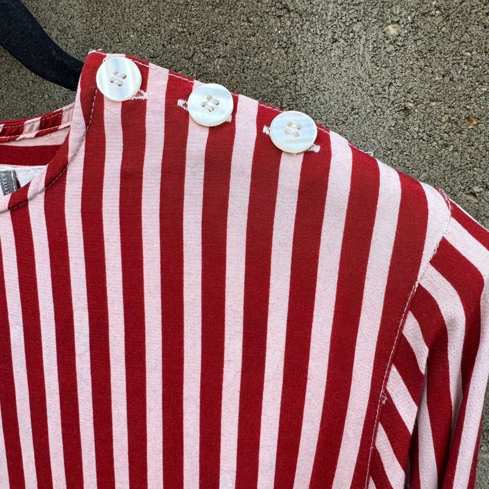 Liz Claiborne Vintage Red Pink Striped Button Shoulder Blouse Womens 4 Nautical