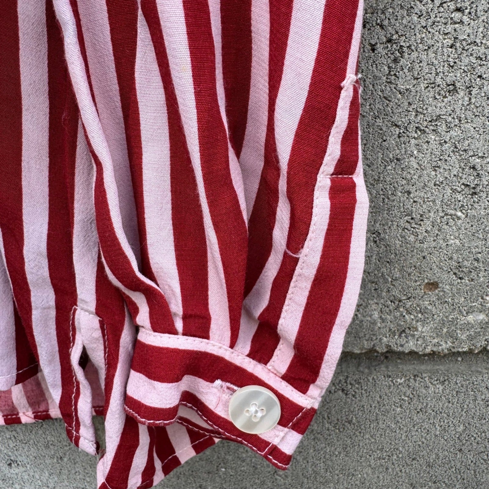 Liz Claiborne Vintage Red Pink Striped Button Shoulder Blouse Womens 4 Nautical