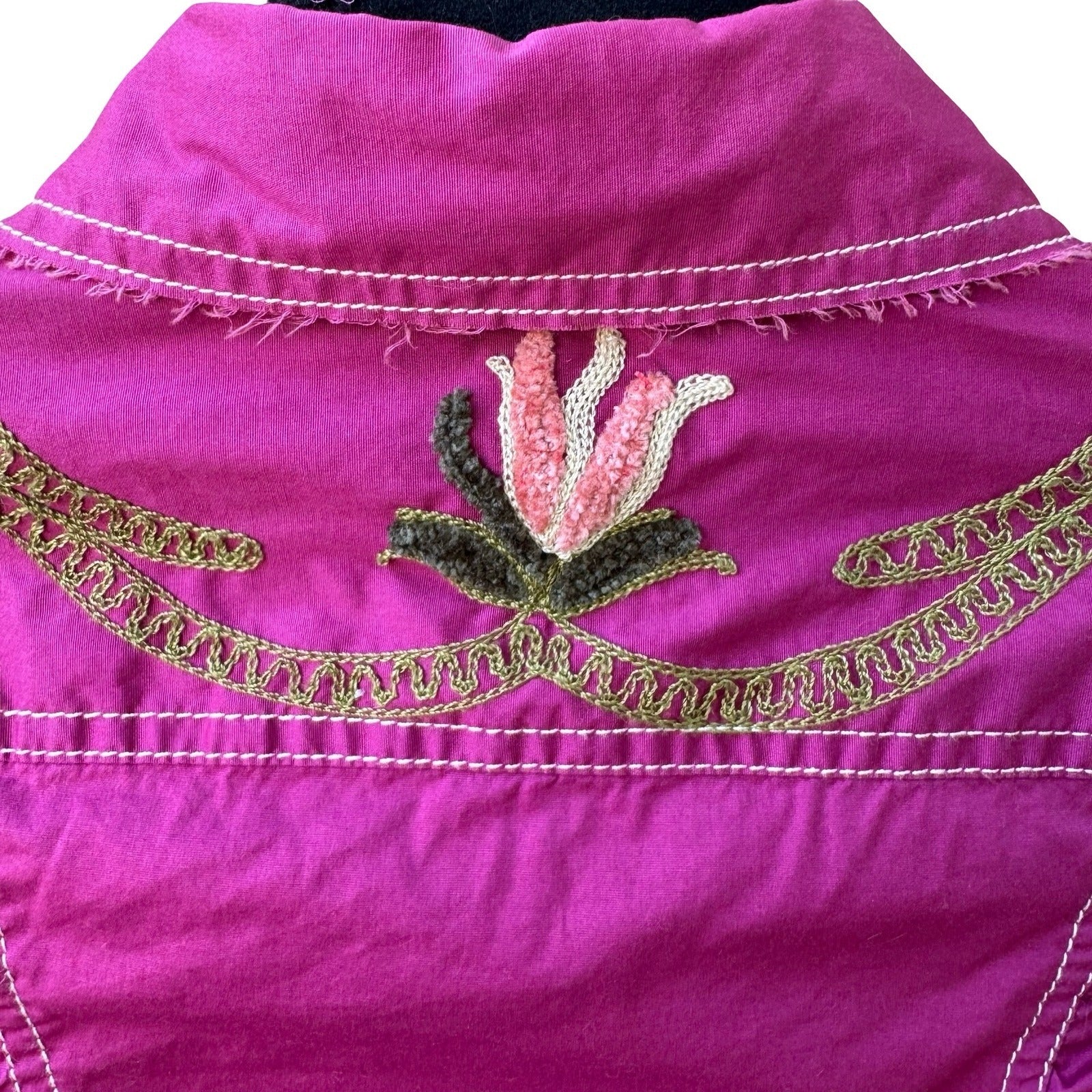 Love Polly Y2K Cowgirl Floral Chenille Embroidered Western Snap Shirt Pink XS