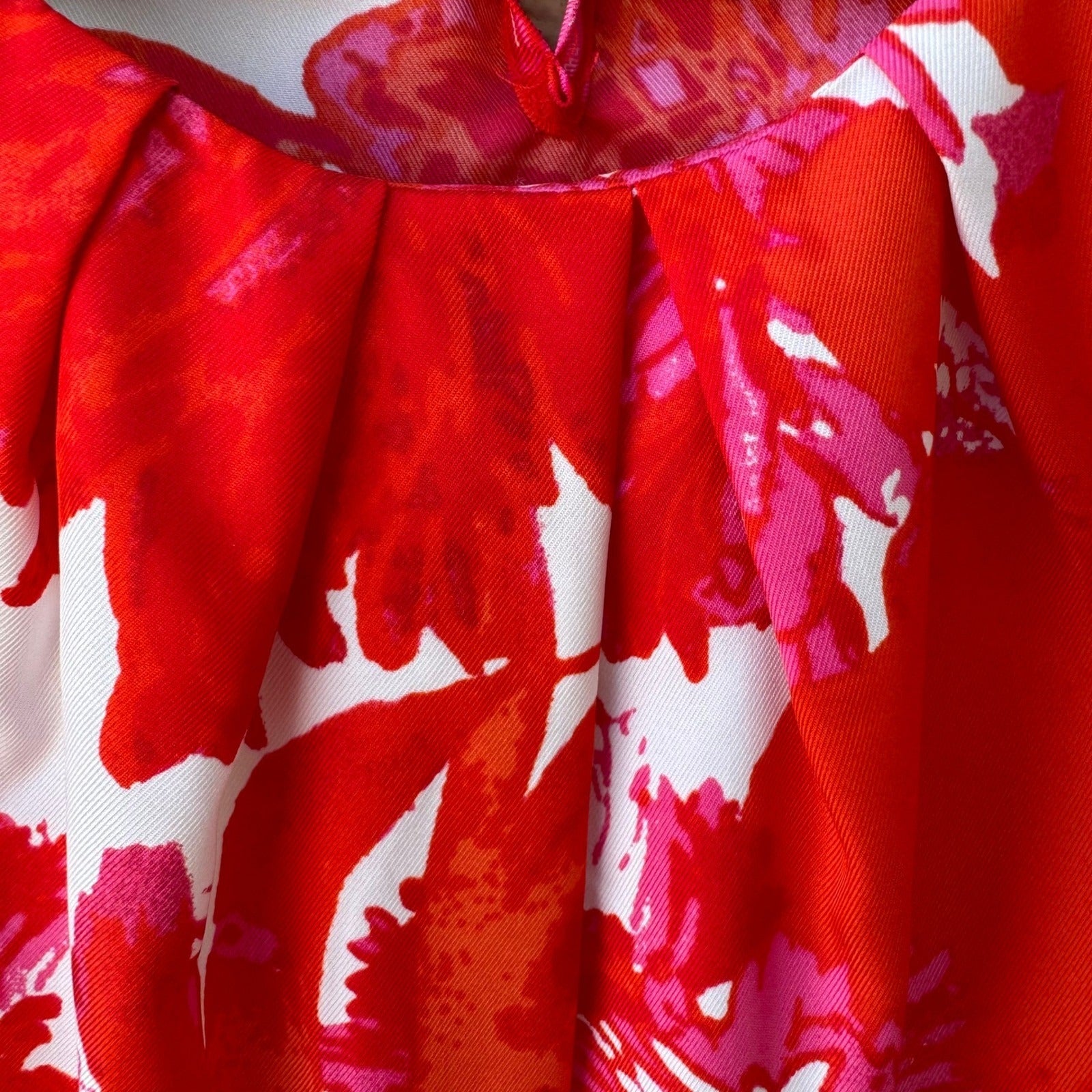 Jones New York Collection Red Bold Floral Sleeveless Pleated Feminine Blouse 14