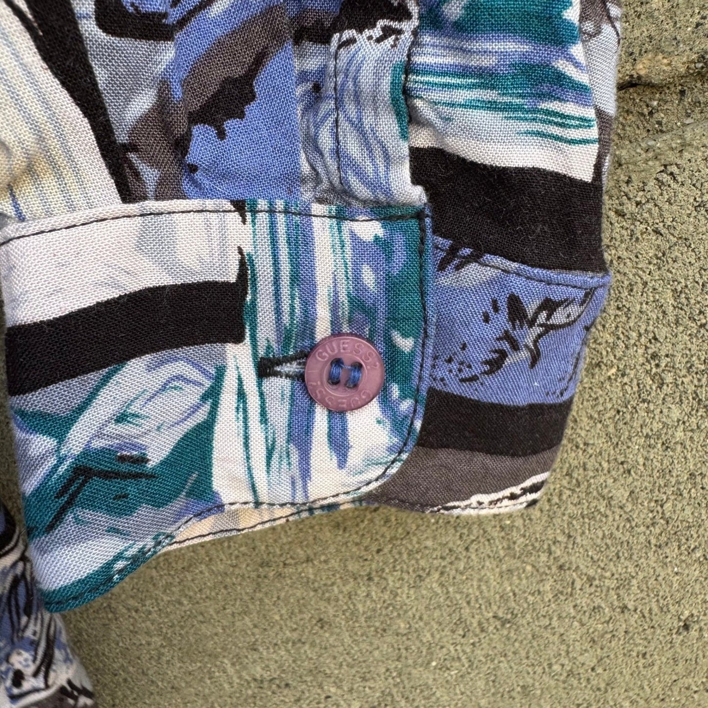 Guess Georges Marciano Vintage 90s Mens S Abstract Rayon Button Down Shirt Blue