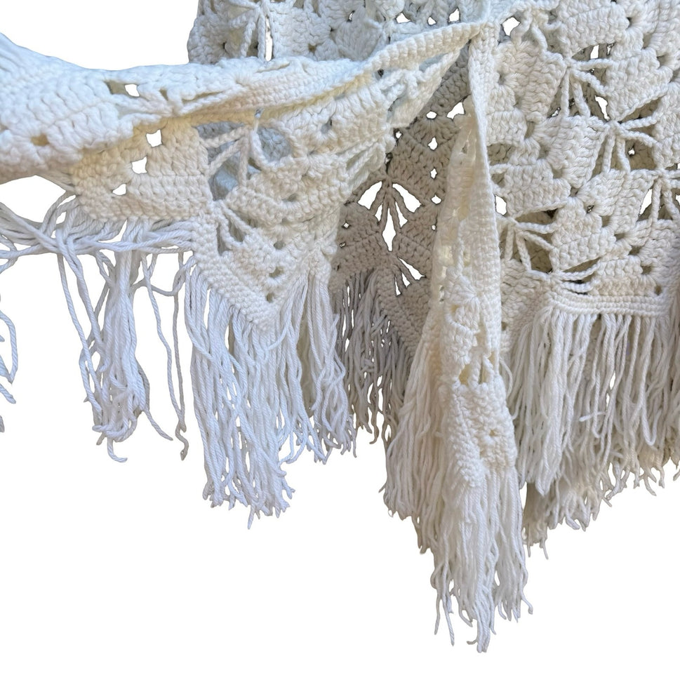 Vintage Handmade Boho Festival Coastal Cottagecore Crochet Fringe Shawl Wrap OS