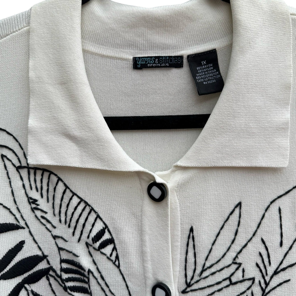 Yarns & Stitches Coastal Minimalist Embroidered Art To Wear Leaf Cardigan 1X