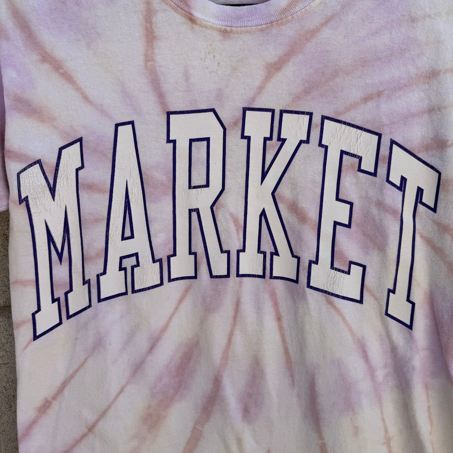 Market Tie Dye Varsity Arch Logo T-Shirt Skater Collegiate Streetwear Mens S