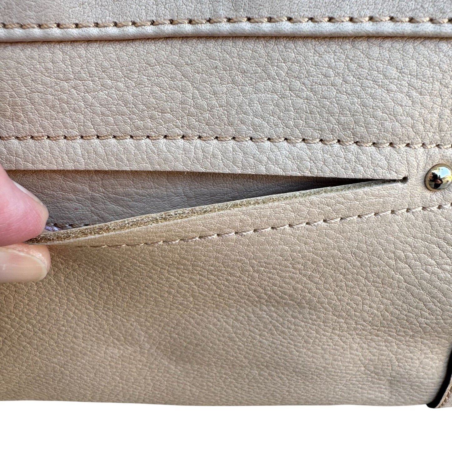 B Makowsky Beige Leather Shoulder Bag With Chain Strap & Gold Hardware