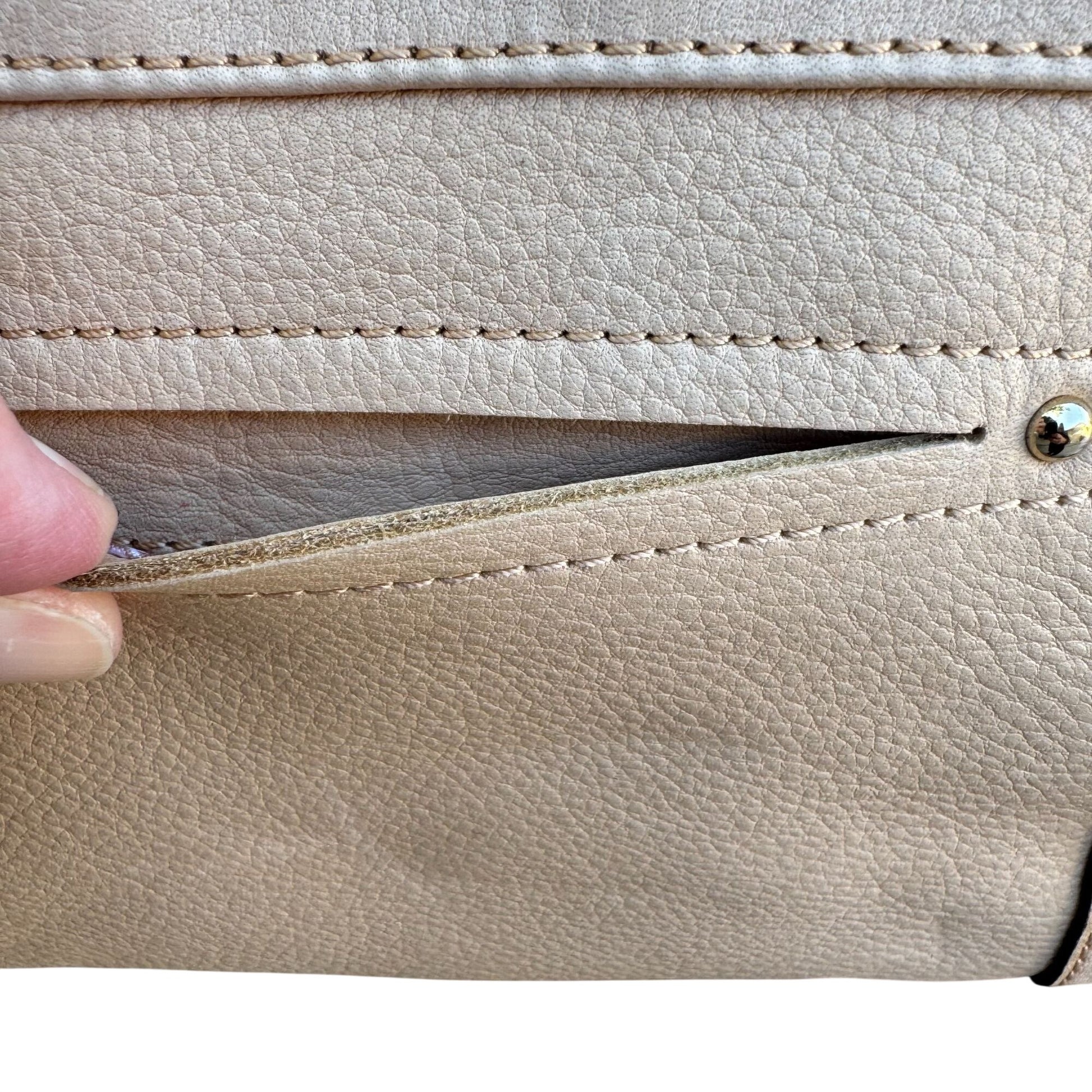 B Makowsky Beige Leather Shoulder Bag With Chain Strap & Gold Hardware