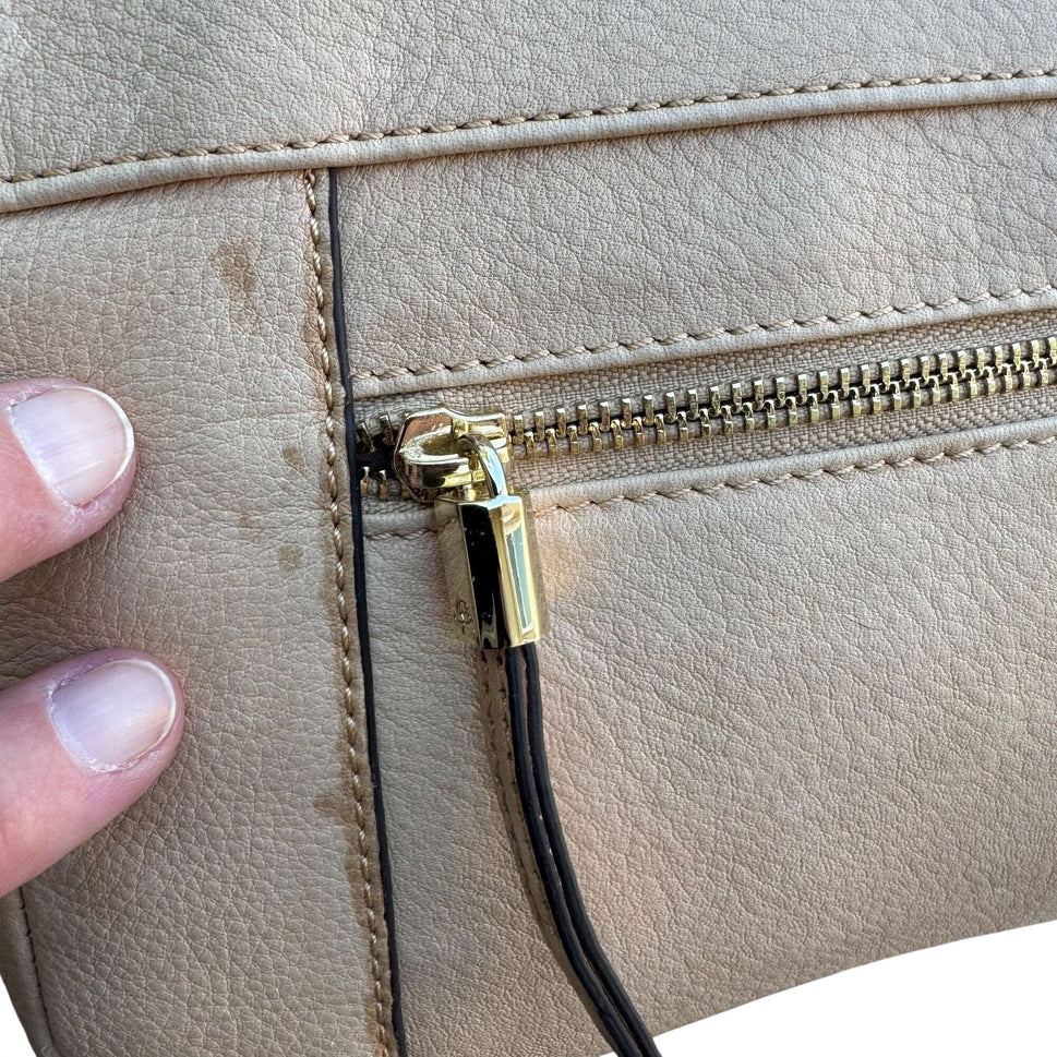 B Makowsky Beige Leather Shoulder Bag With Chain Strap & Gold Hardware