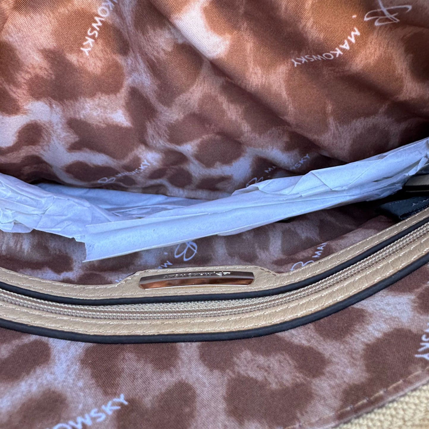 B Makowsky Beige Leather Shoulder Bag With Chain Strap & Gold Hardware