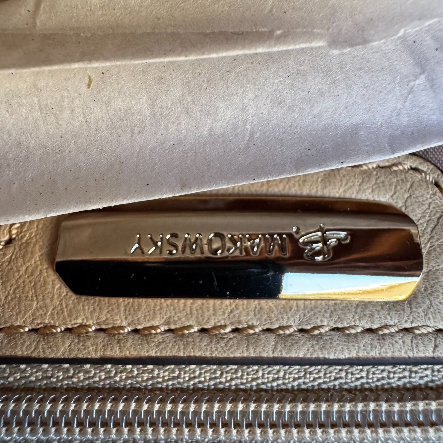 B Makowsky Beige Leather Shoulder Bag With Chain Strap & Gold Hardware