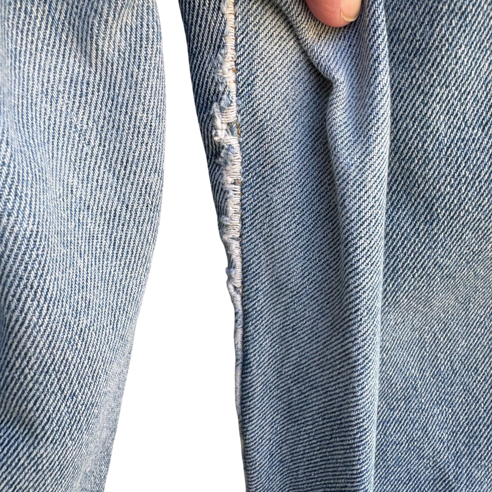 Freego Vintage 80s Womens High-Waisted Pleated Light Blue Worn Denim Jeans 28x31