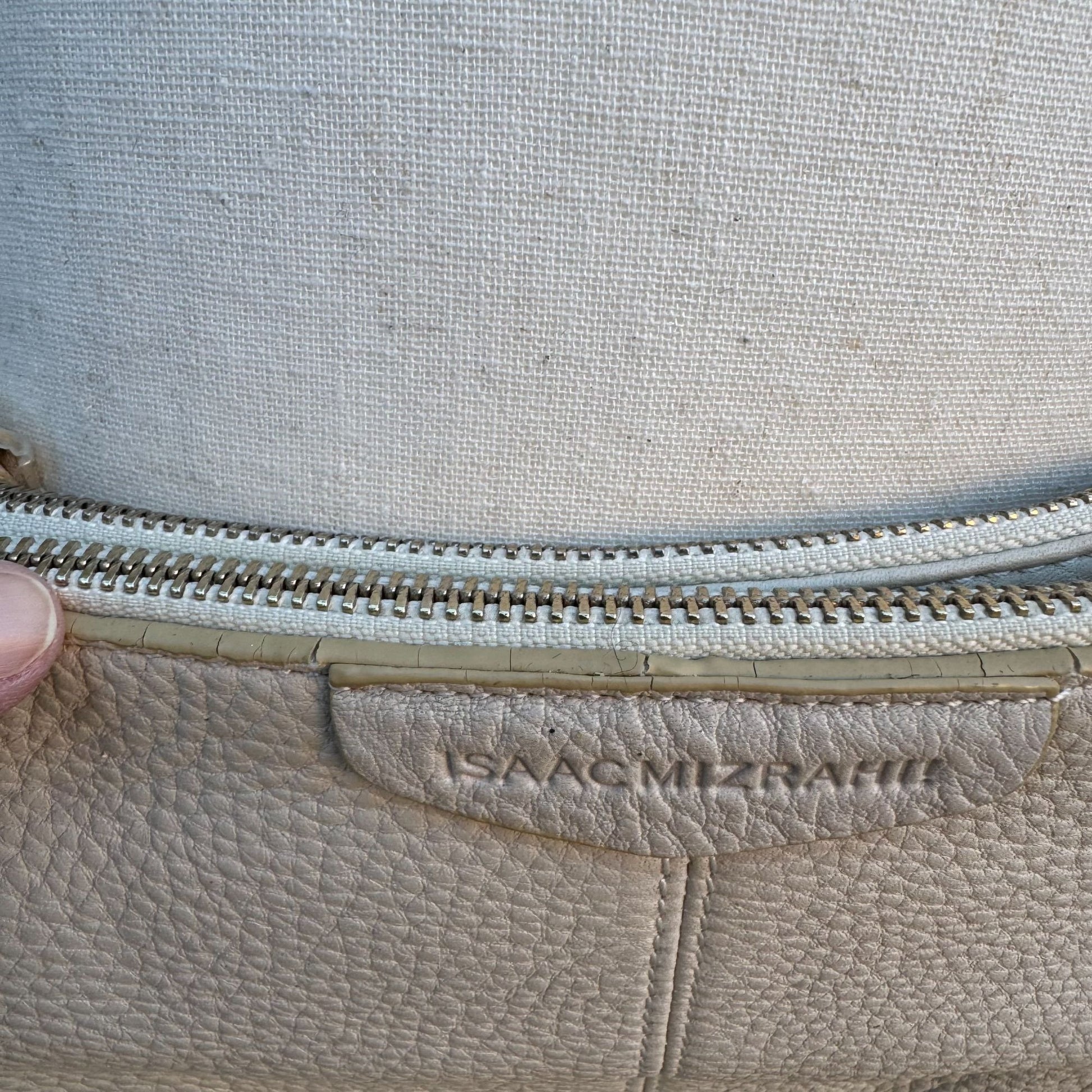 Isaac Mizrahi White Leather Crossbody Bag Gold Charm Tassel Accent Zip Top