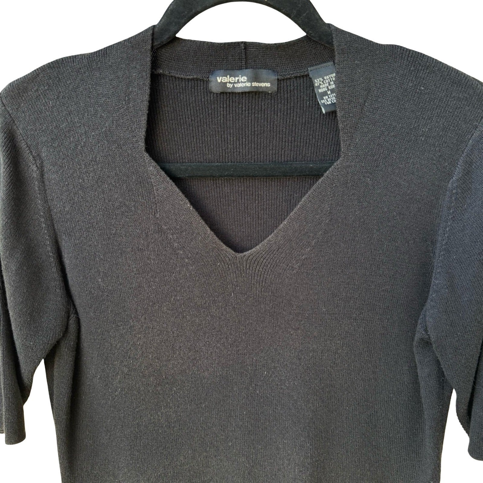 Valerie Stevens Y2K Womens M Black Notched V-Neck Ribbed Knit Top Minimalist