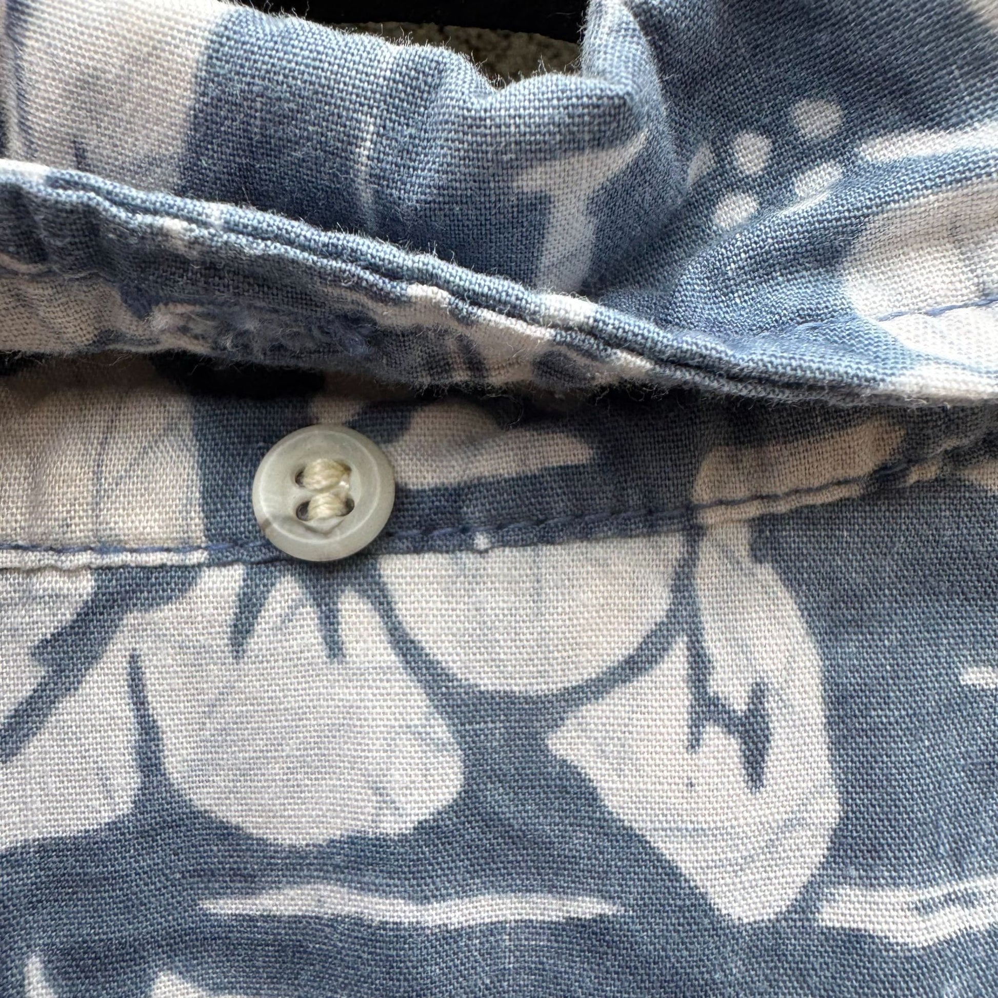 Go Barefoot Vintage Hawaiian Shirt Mens L Blue Floral Print Cotton Short Sleeve