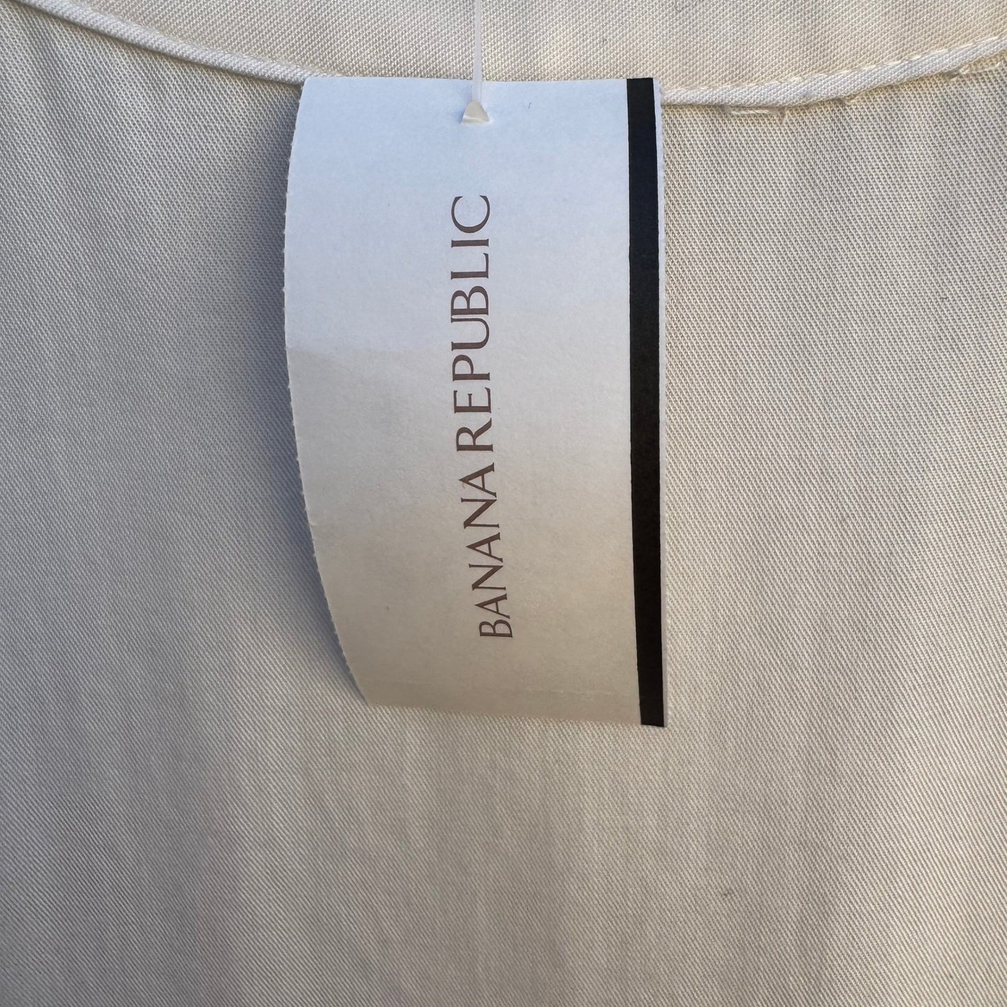 Banana Republic Womens Cream Long Sleeve Tulip Hem Scoop Neck Blouse Small NWT