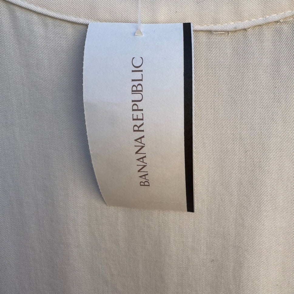 Banana Republic Womens Cream Long Sleeve Tulip Hem Scoop Neck Blouse Small NWT
