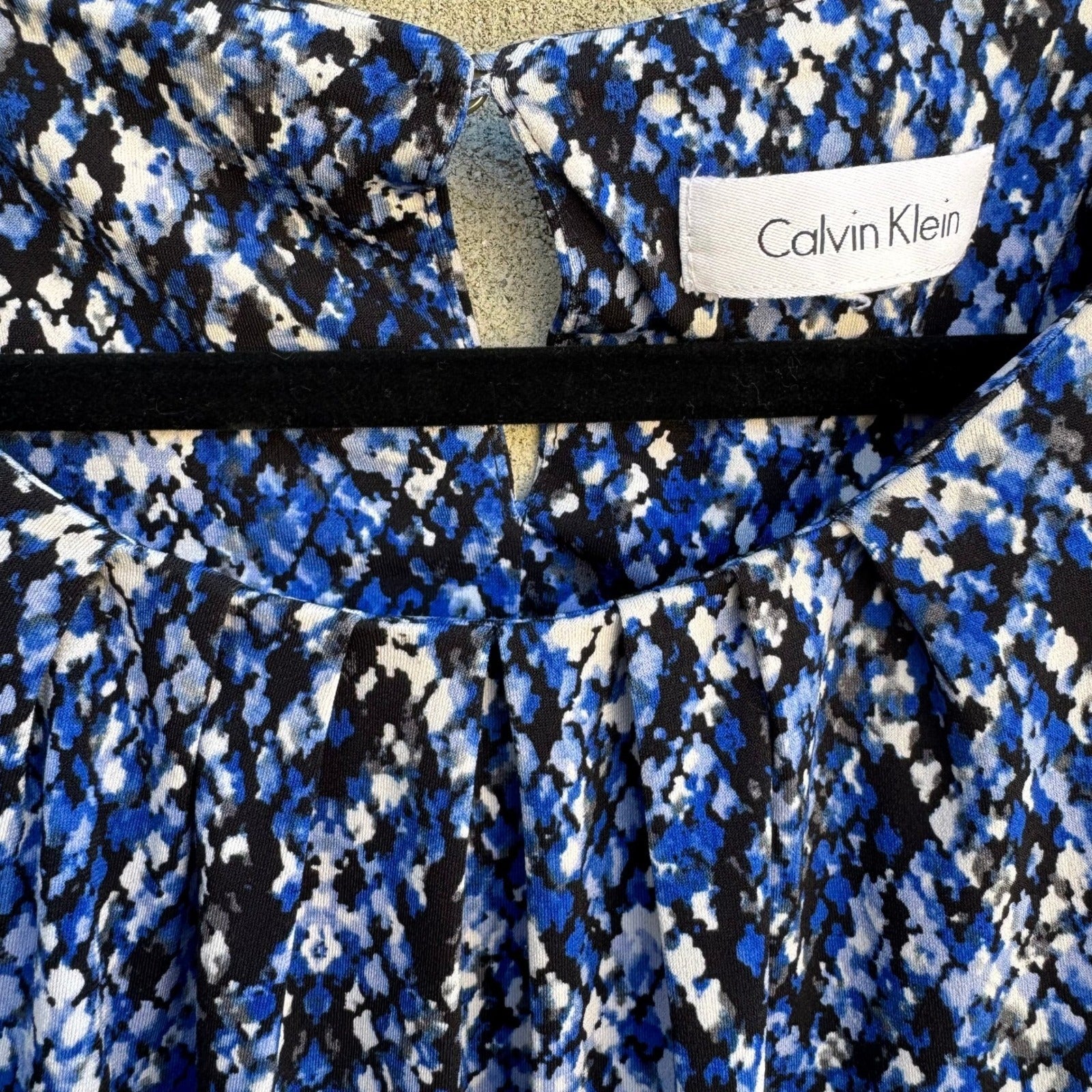 Calvin Klein Blue Black Abstract Snakeskin Print Sleeveless Blouse Professional