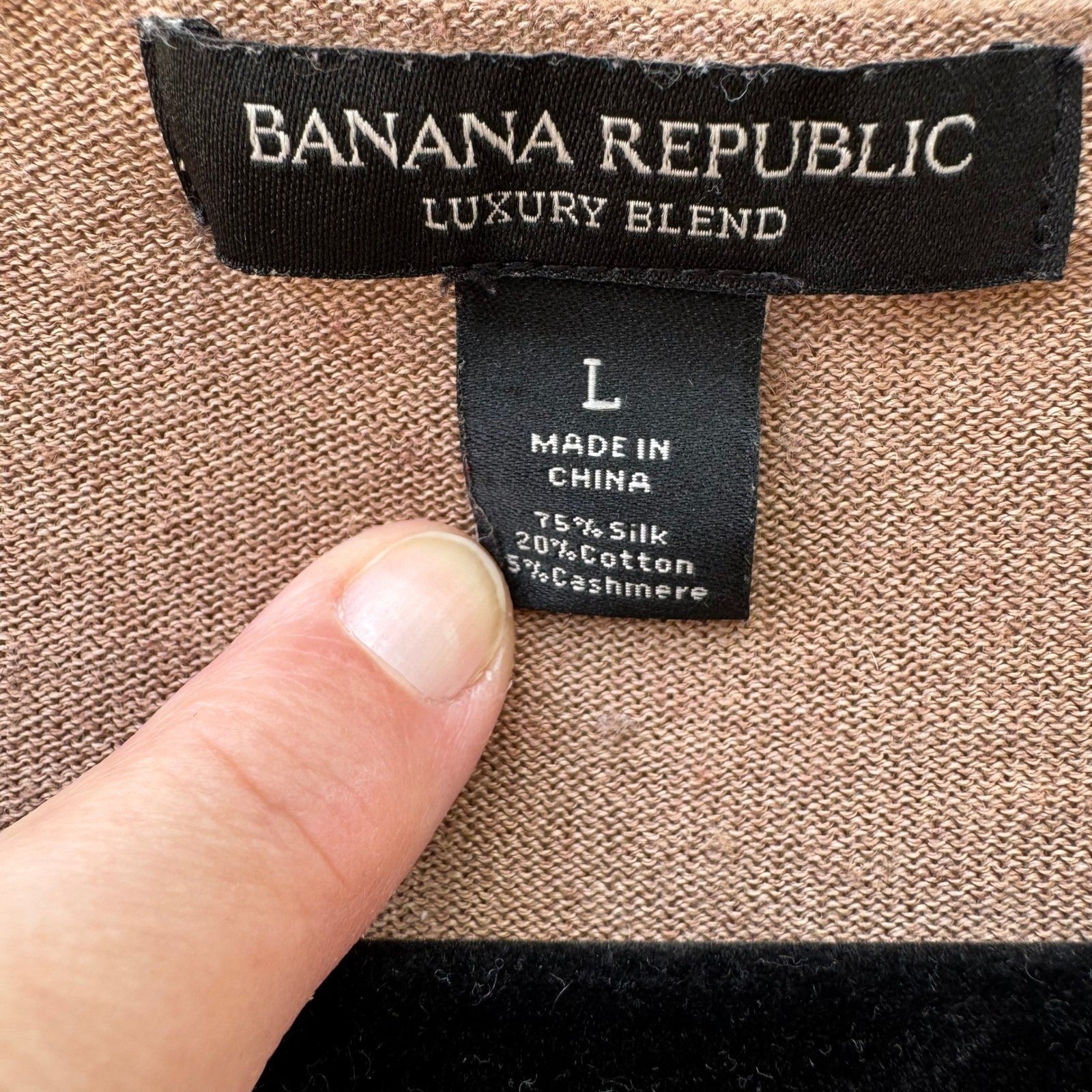 Banana Republic Mens Large Tan Silk Cotton Cashmere Luxury Blend V-Neck Sweater