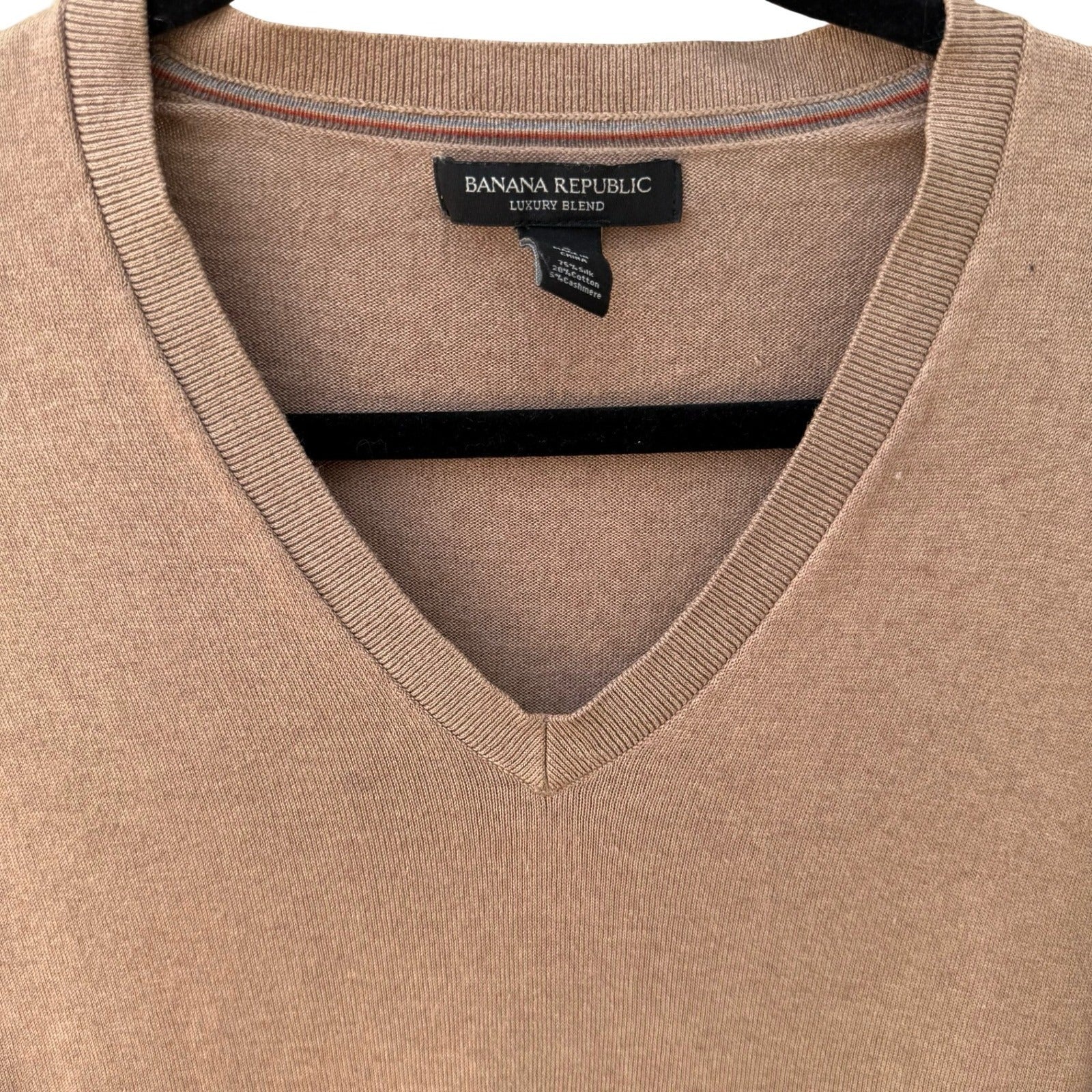 Banana Republic Mens Large Tan Silk Cotton Cashmere Luxury Blend V-Neck Sweater