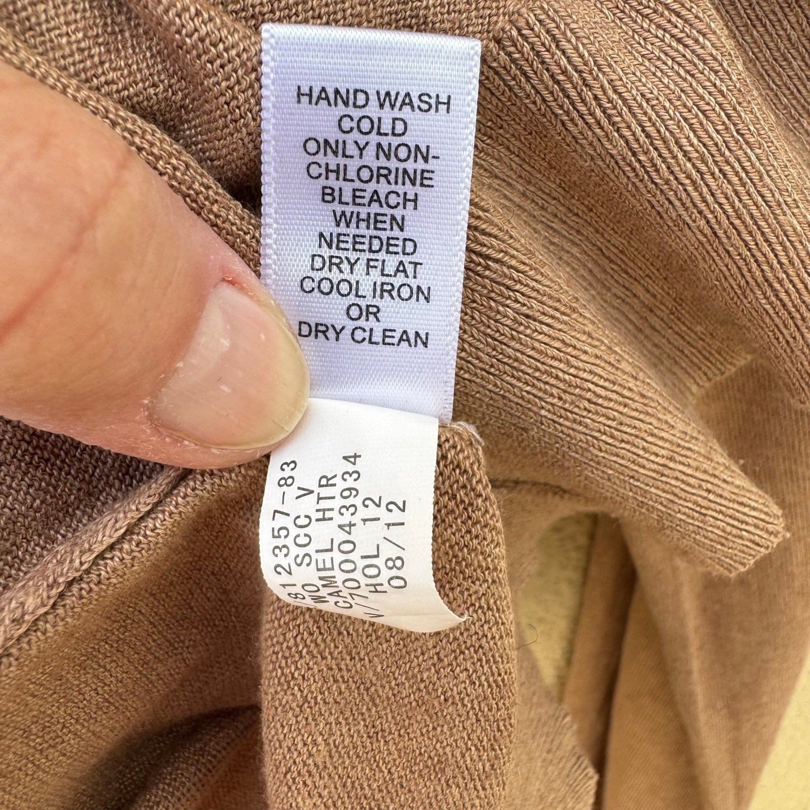 Banana Republic Mens Large Tan Silk Cotton Cashmere Luxury Blend V-Neck Sweater