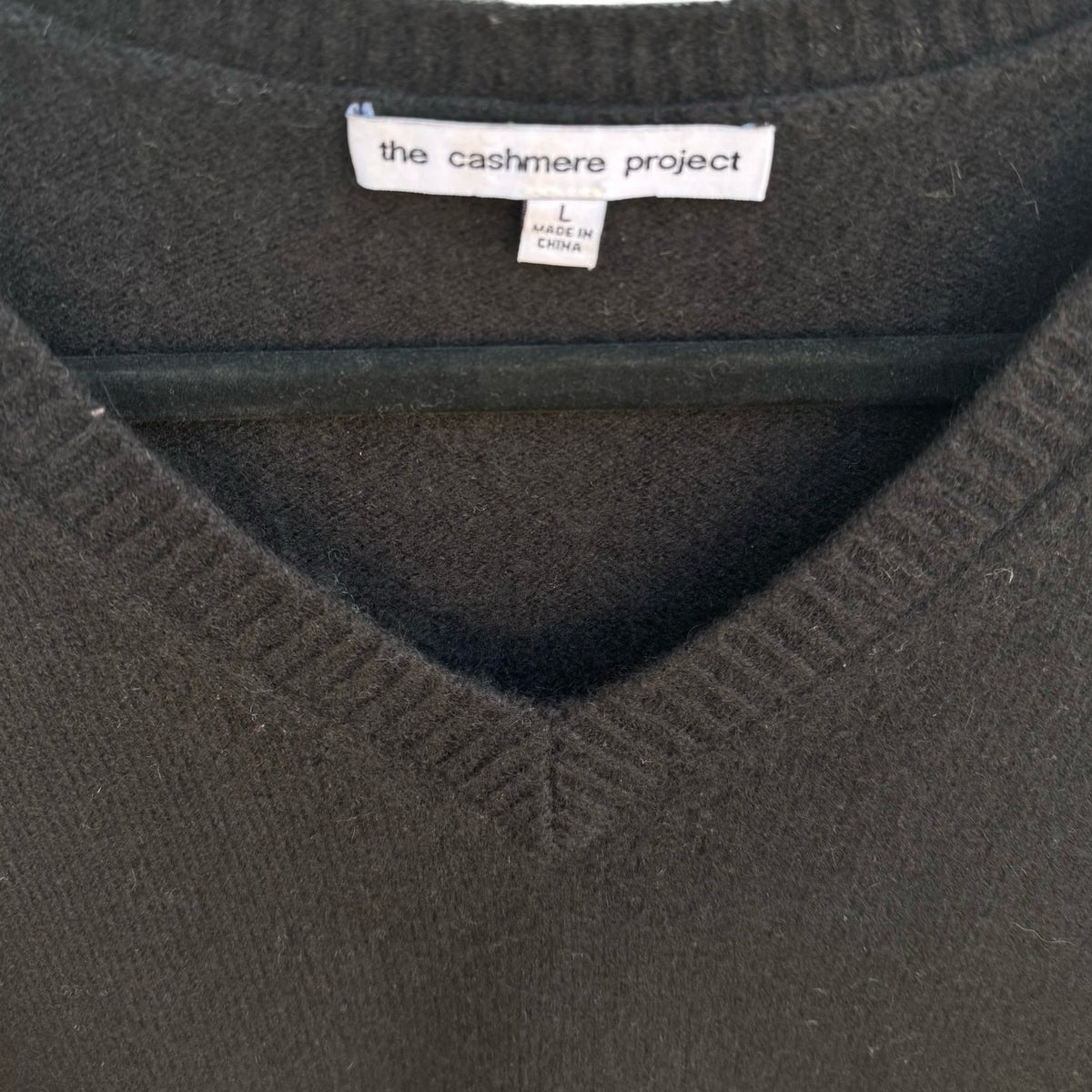 The Cashmere Project 100% Cashmere Minimalist Old Money Preppy V-Neck Sweater L