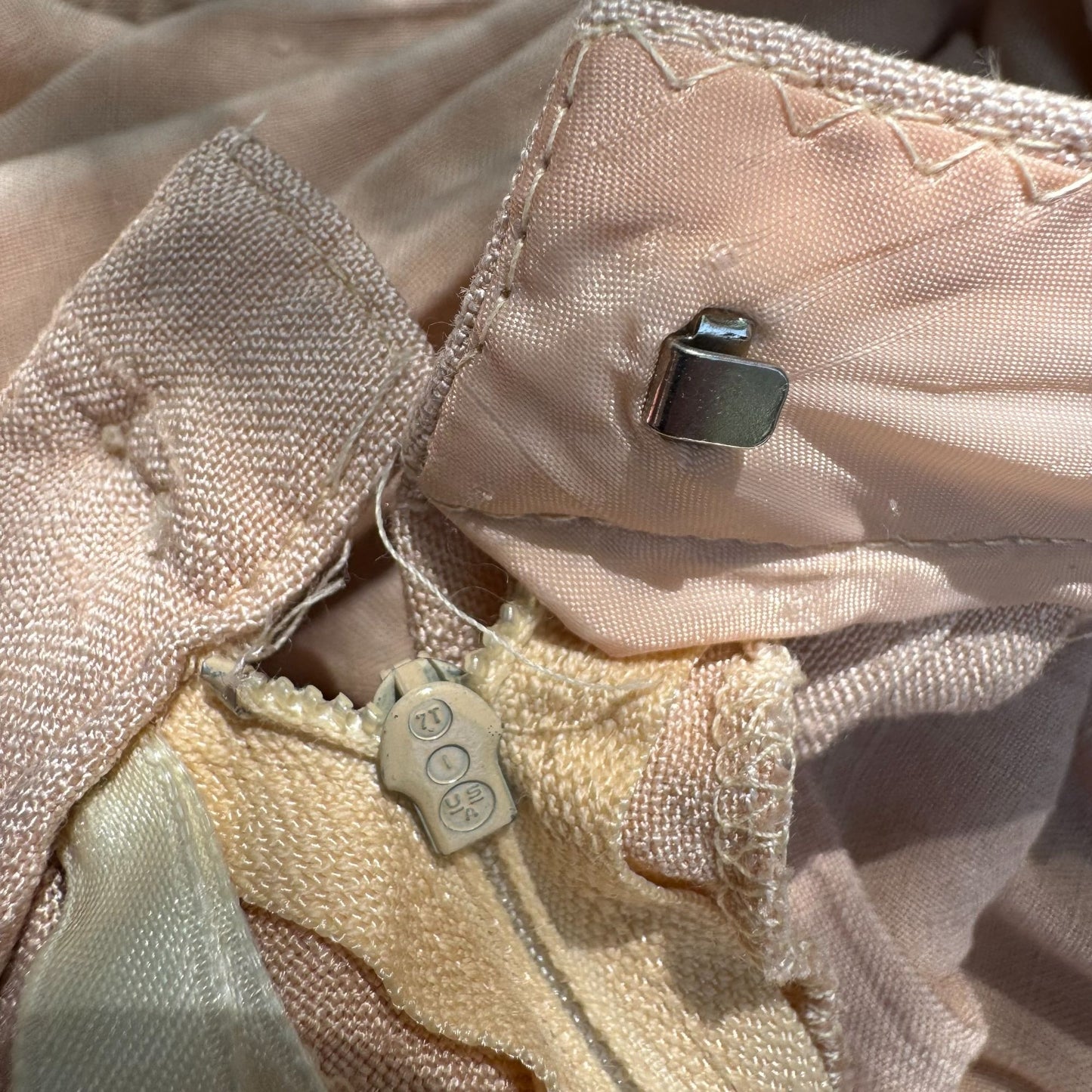 Daniele O By Tahari Vintage Womens Peach Silk Blend Blazer Pleated Skirt Set M