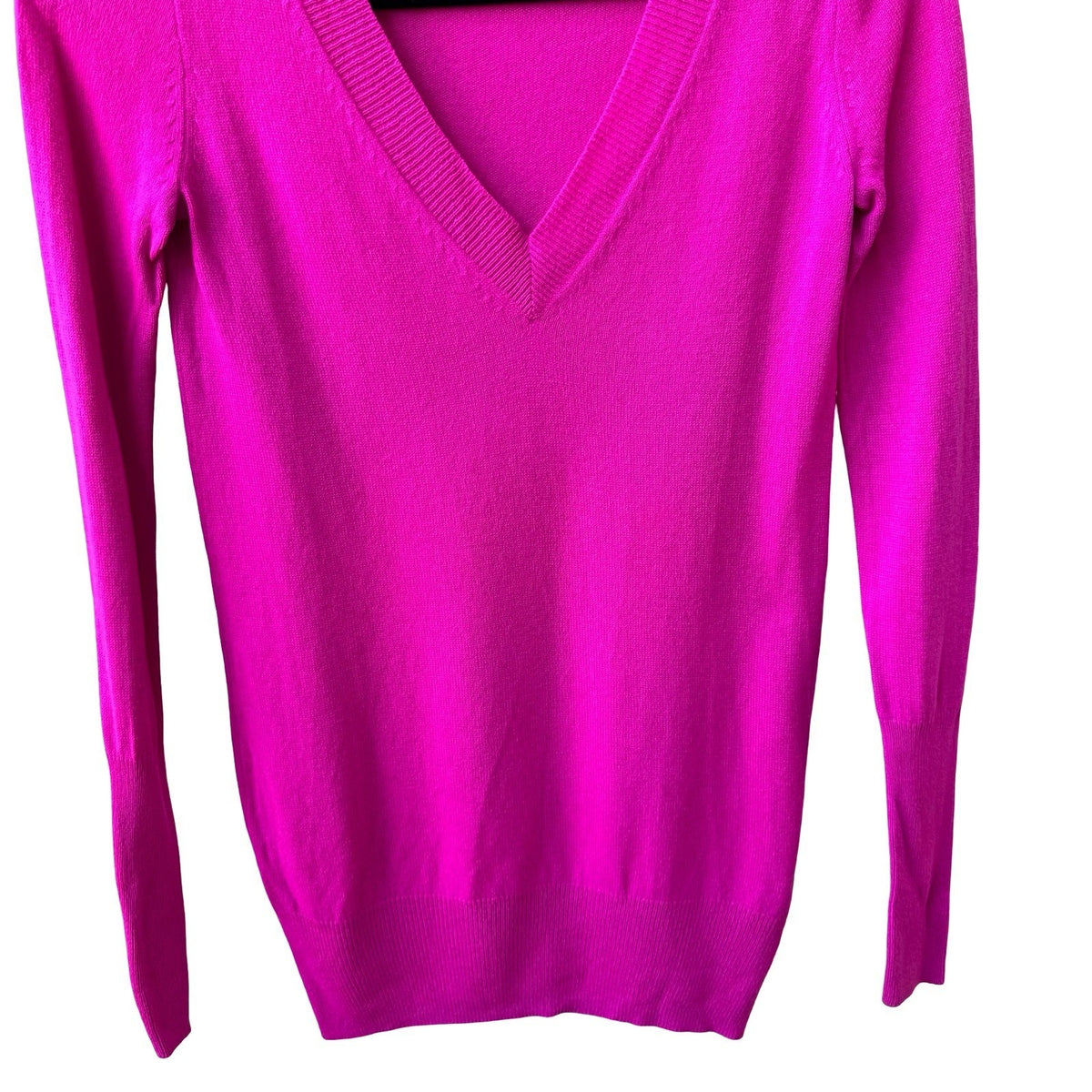 J Crew Italian Cashmere Quiet Luxury Preppy Barbiecore V-Neck Sweater Pink XS