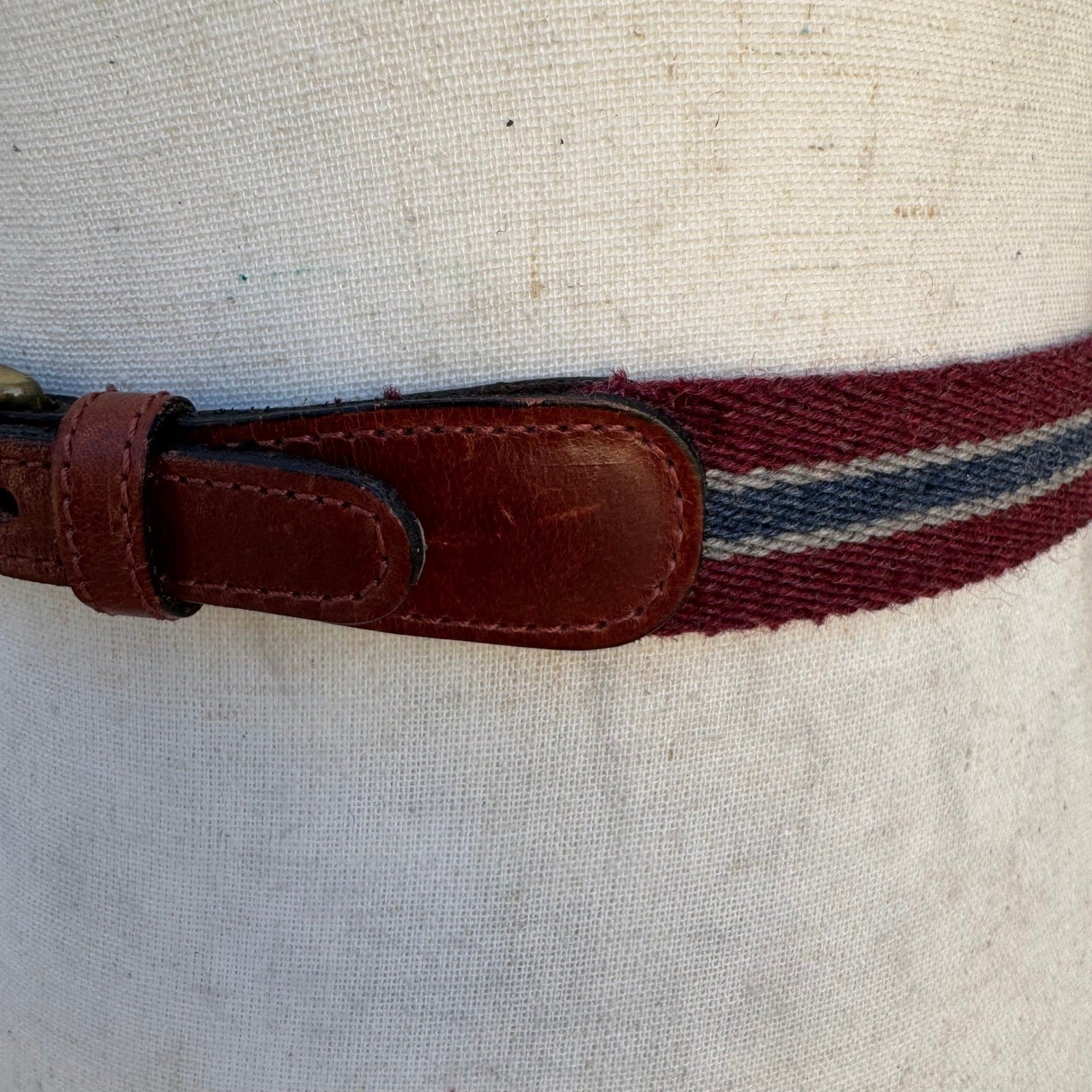 Lejon Vintage 6338 Burgundy Striped Surcingle Belt Leather Brass Size 26 Womens