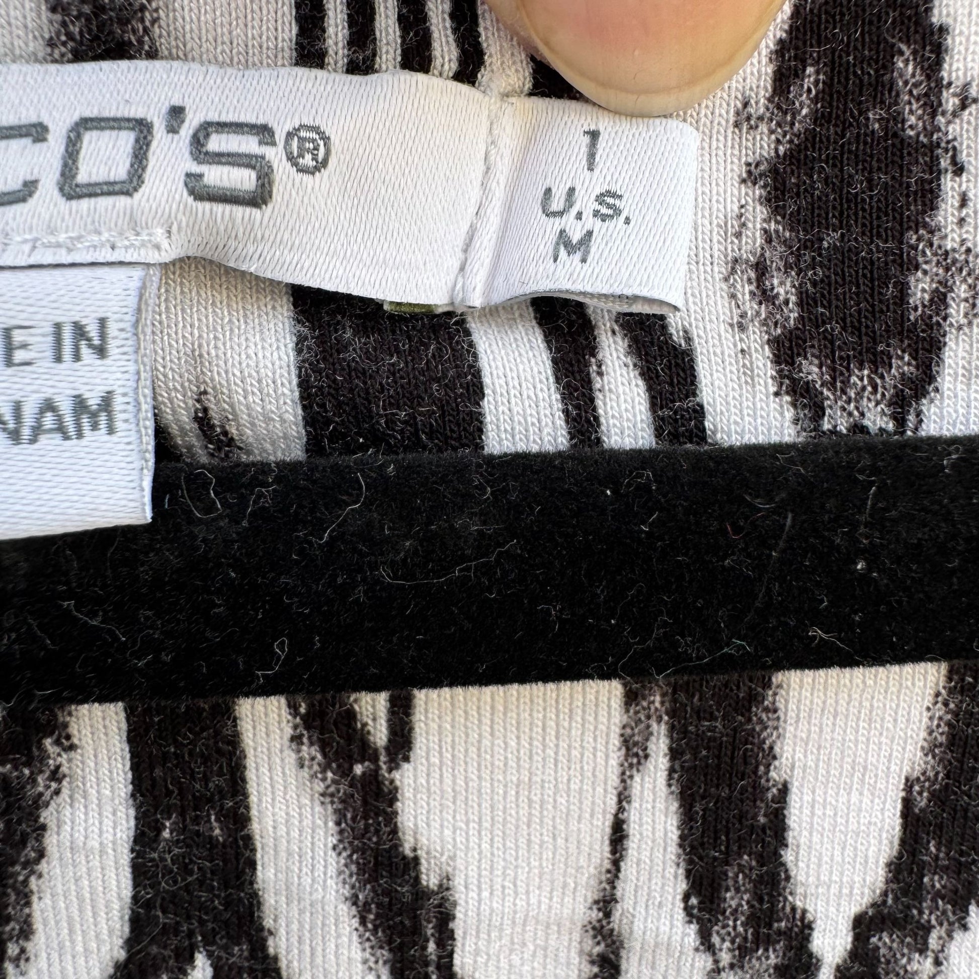 Chicos Womens Black White Tribal Print Sleeveless Tank Top Blouse M Professional