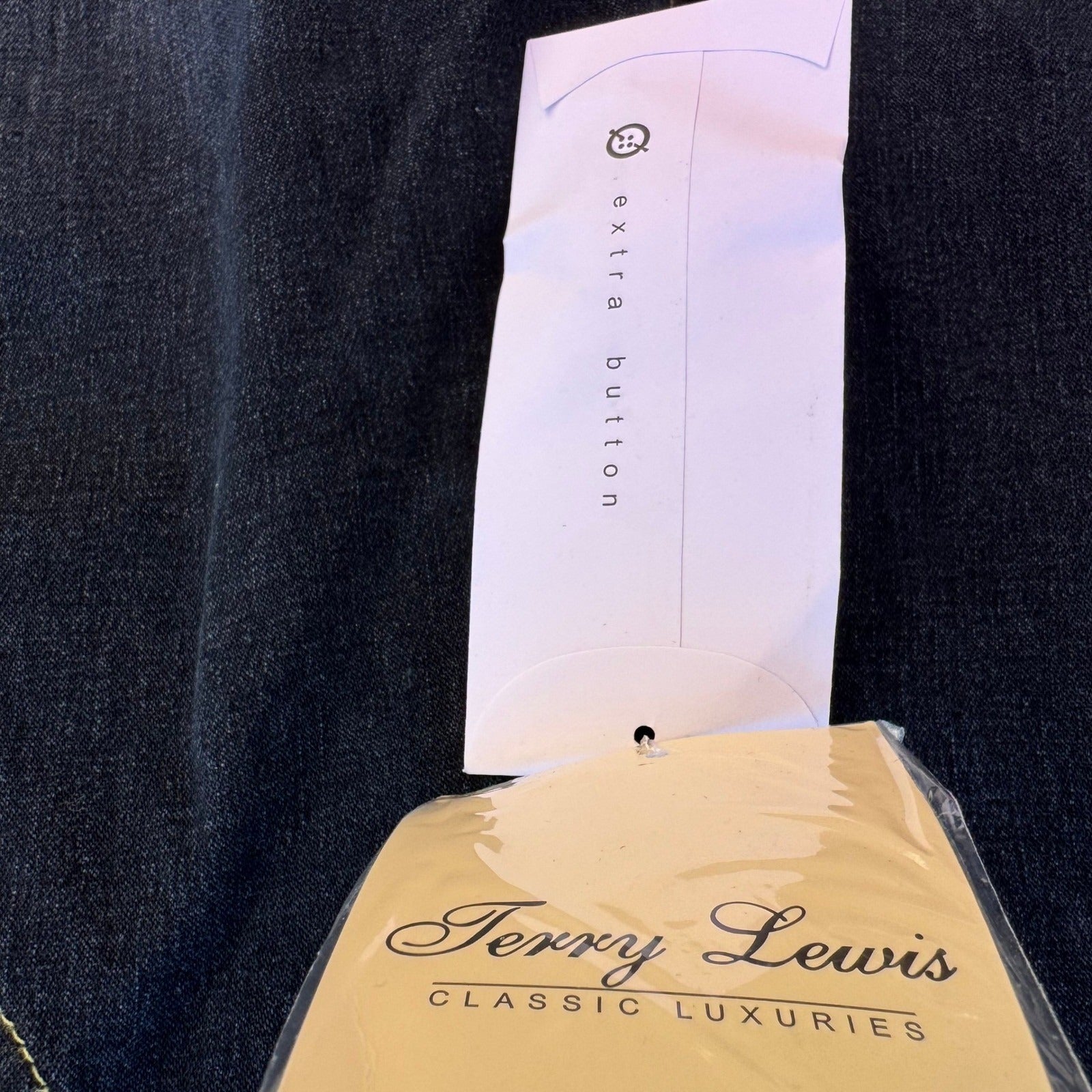 Terry Lewis Classic Luxuries Dark Wash Straight Leg Jeans Size 8P NWT Stretch