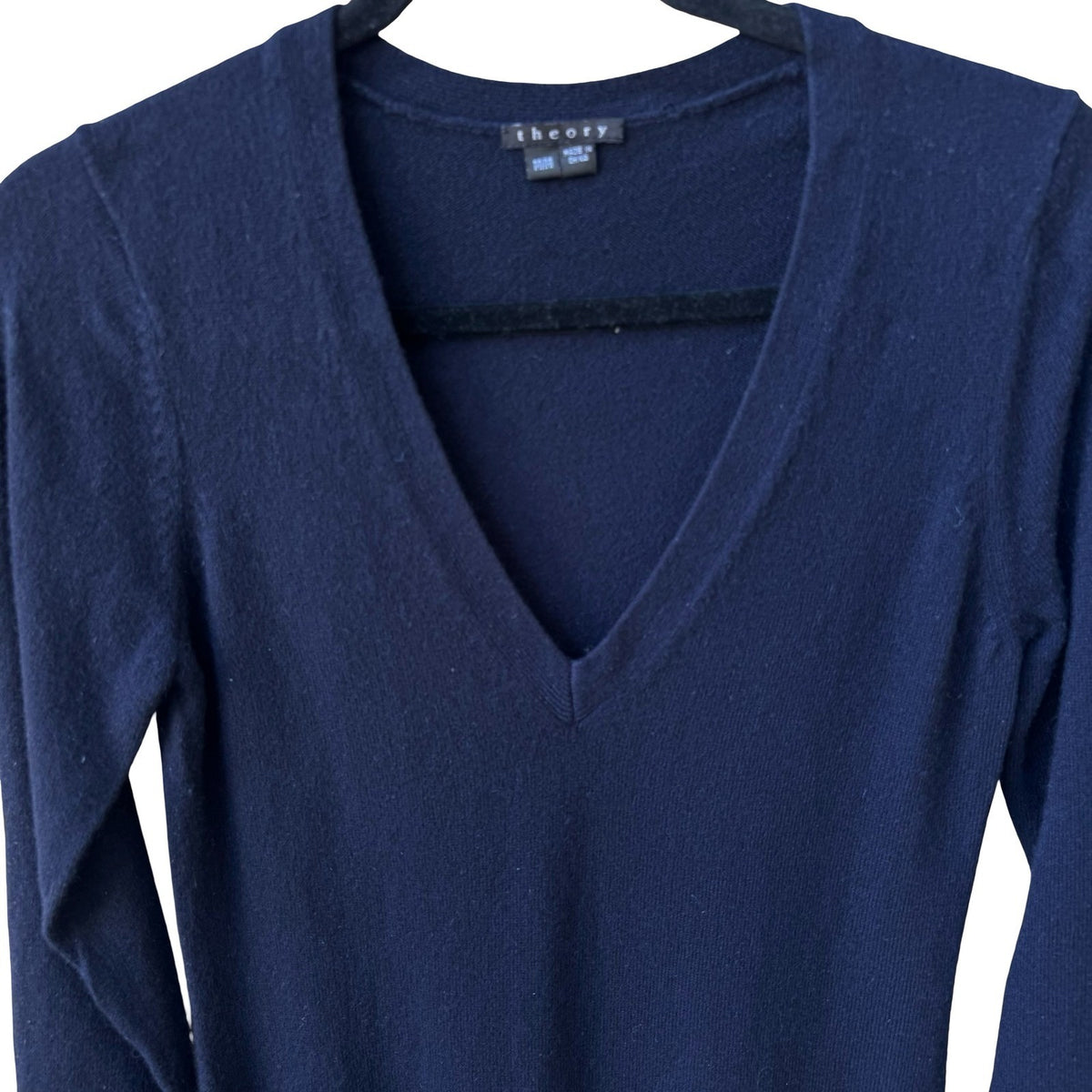 Theory Lindsay Cashmere Quiet Luxury Preppy Minimalist Capsule Sweater Navy M