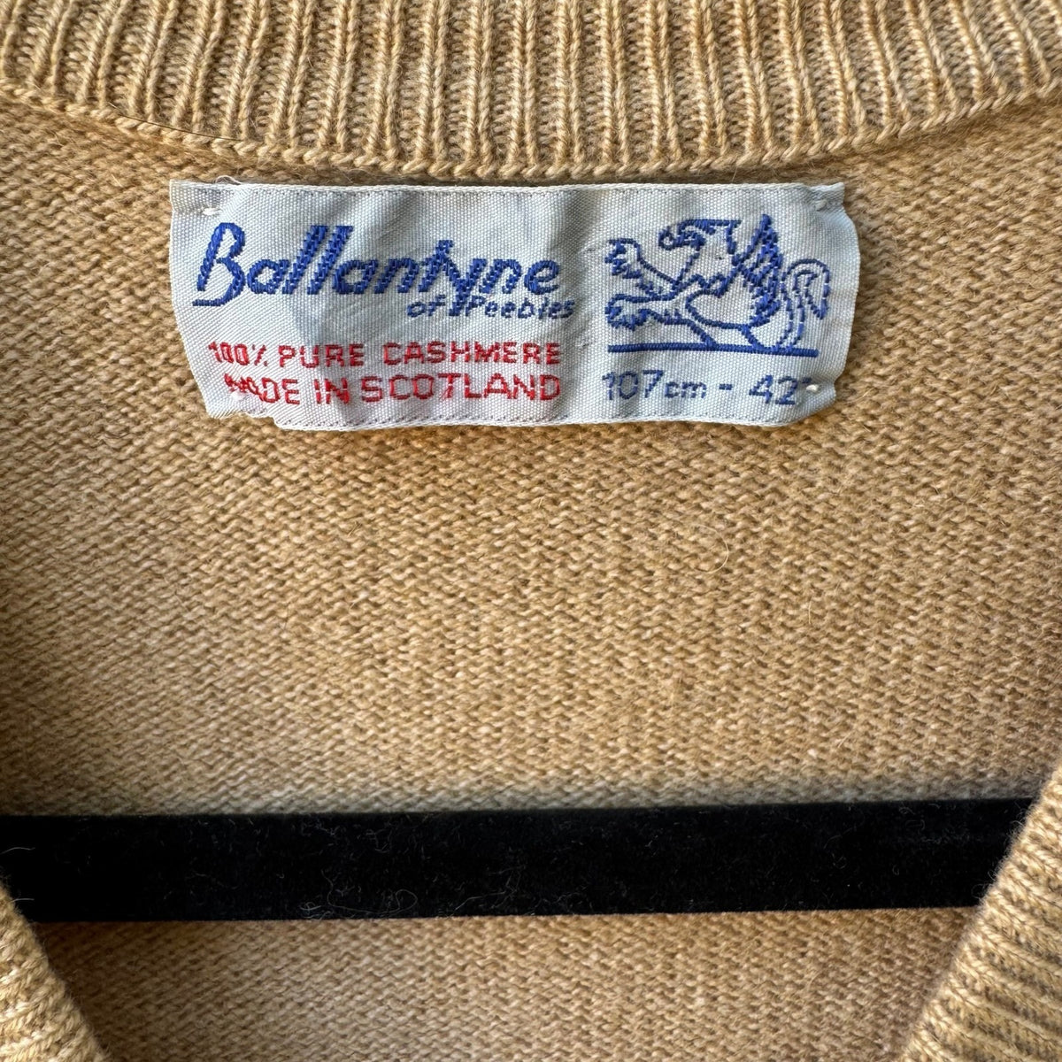Ballantyne Vintage Scottish Cashmere Old Money Preppy V-Neck Sweater Mens Tan L
