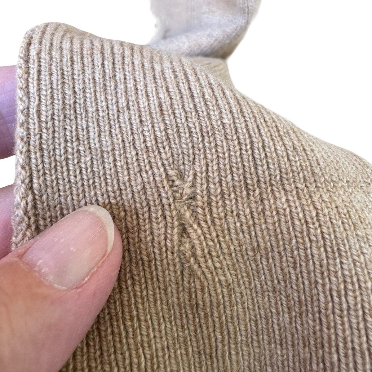 Ballantyne Vintage Scottish Cashmere Old Money Preppy V-Neck Sweater Mens Tan L